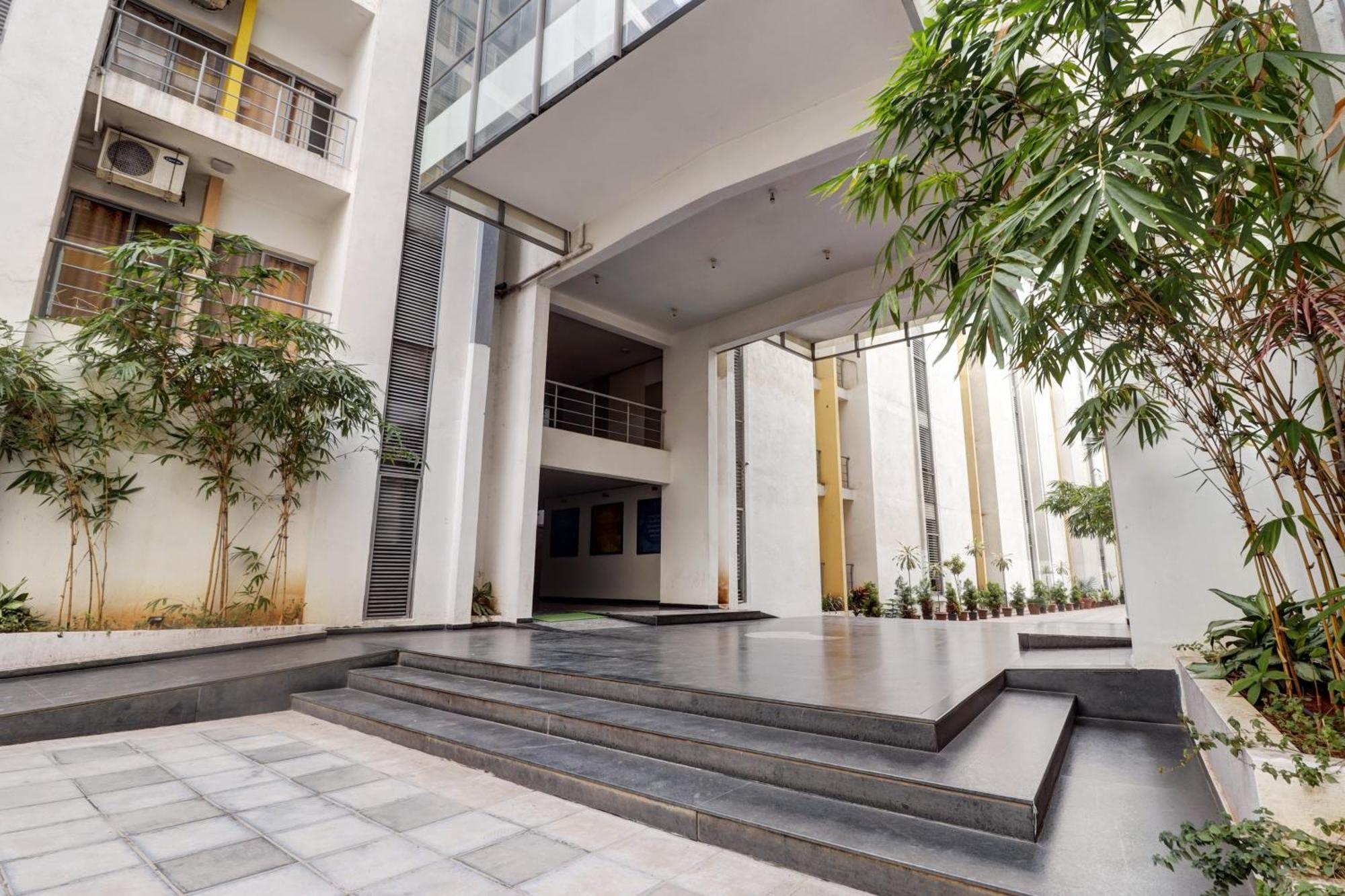 Oyo Flagship 80891g Amsterdam House Hotel Bangalore