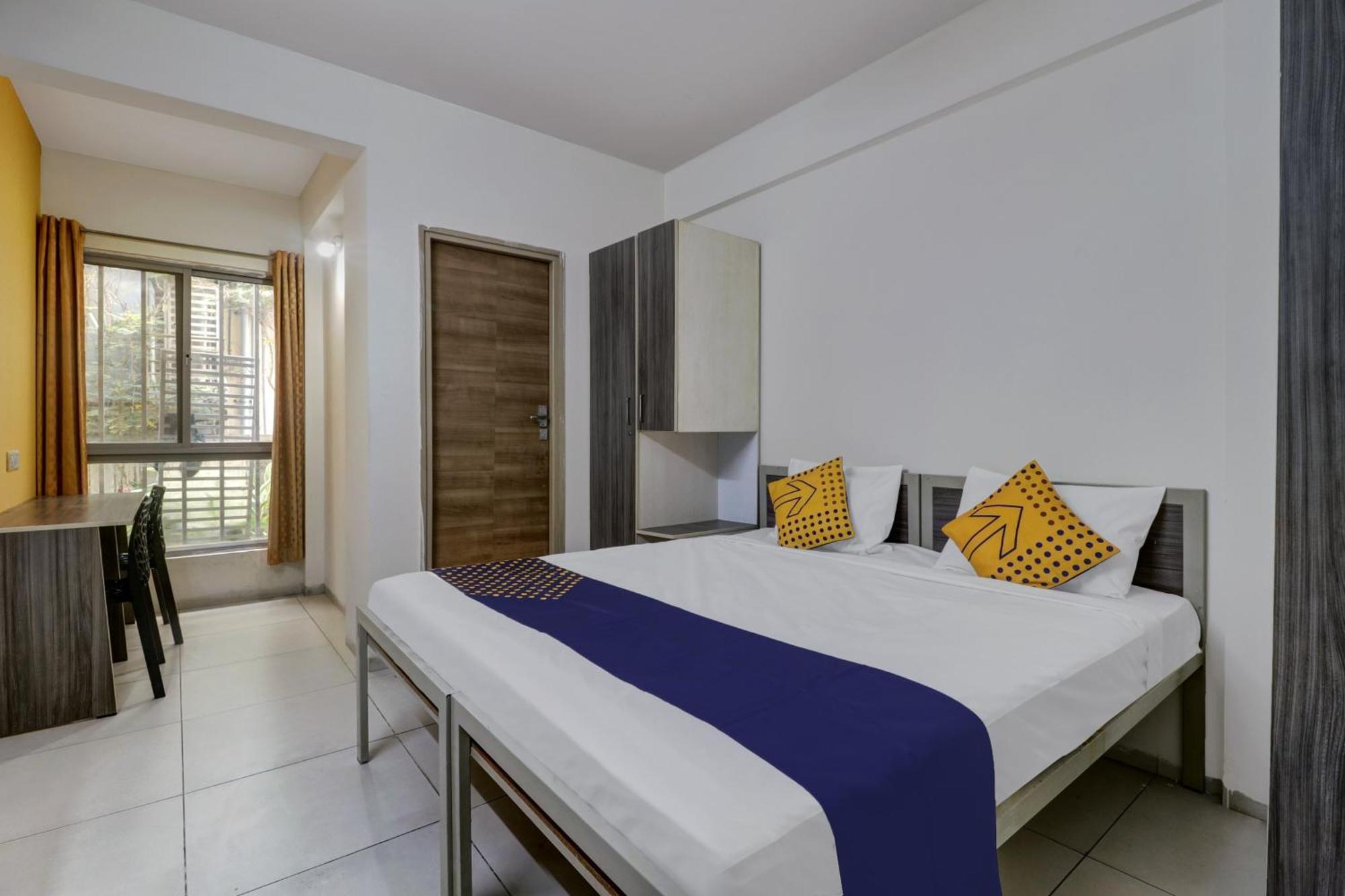 Hotel Oyo Flagship 80891g Amsterdam House 3*