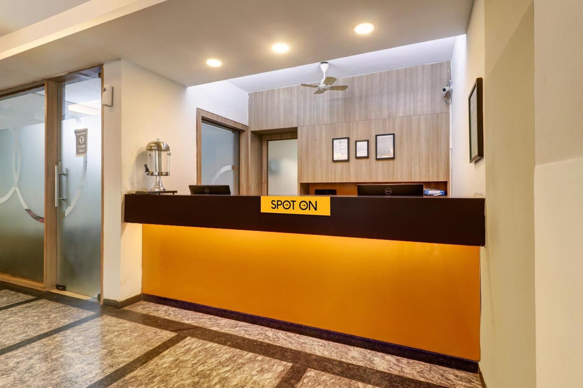 Hotel Oyo Flagship 80891g Amsterdam House