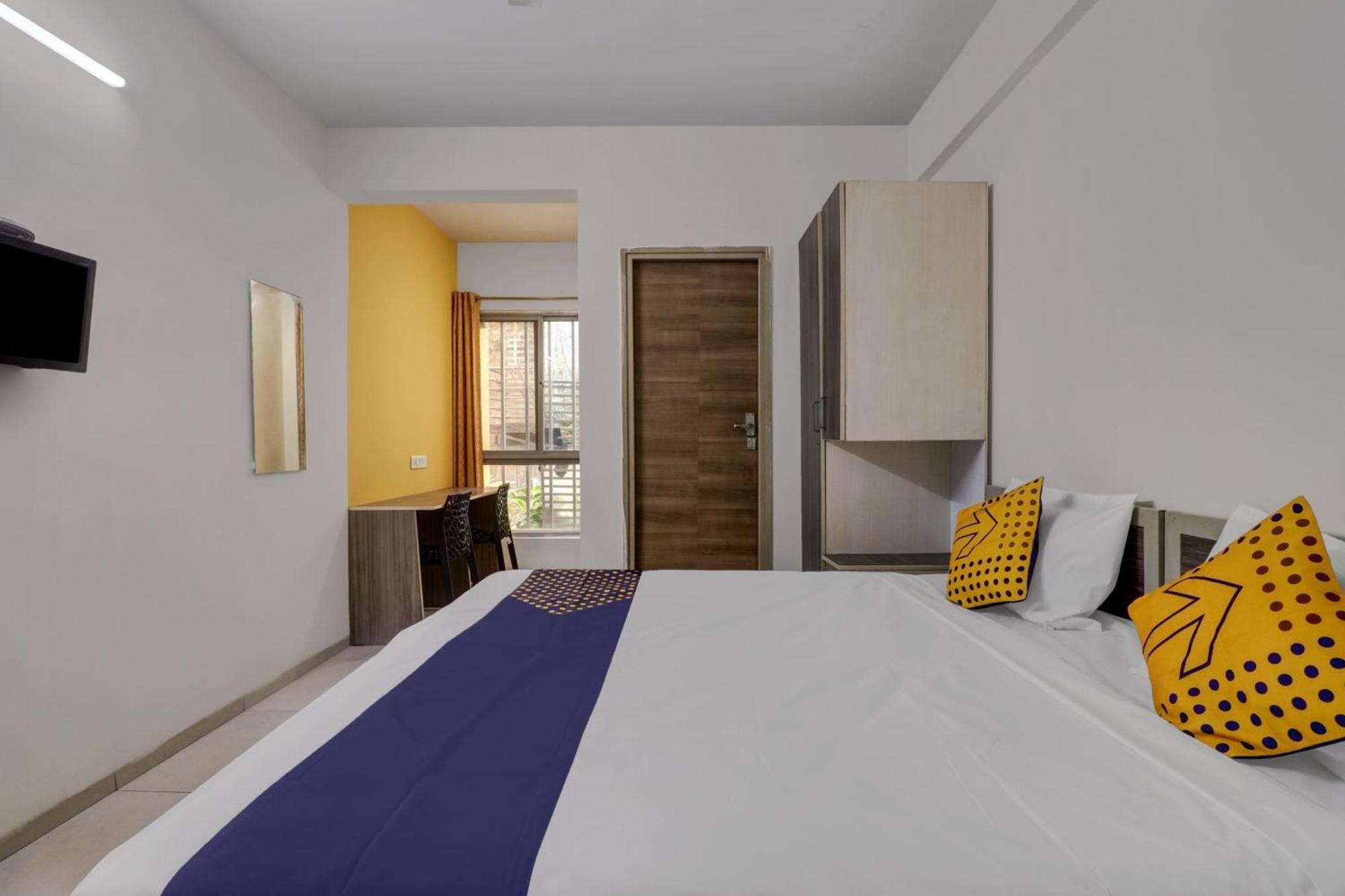 Oyo Flagship 80891g Amsterdam House Hotel Bangalore