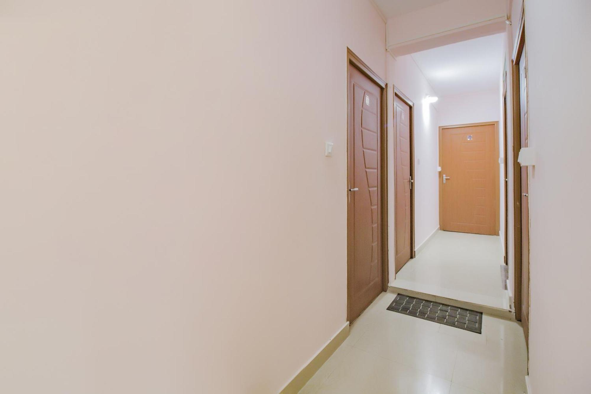 Hotel Oyo 79181 Sri Dhanalakshmi Boarding & Lodging 3*
