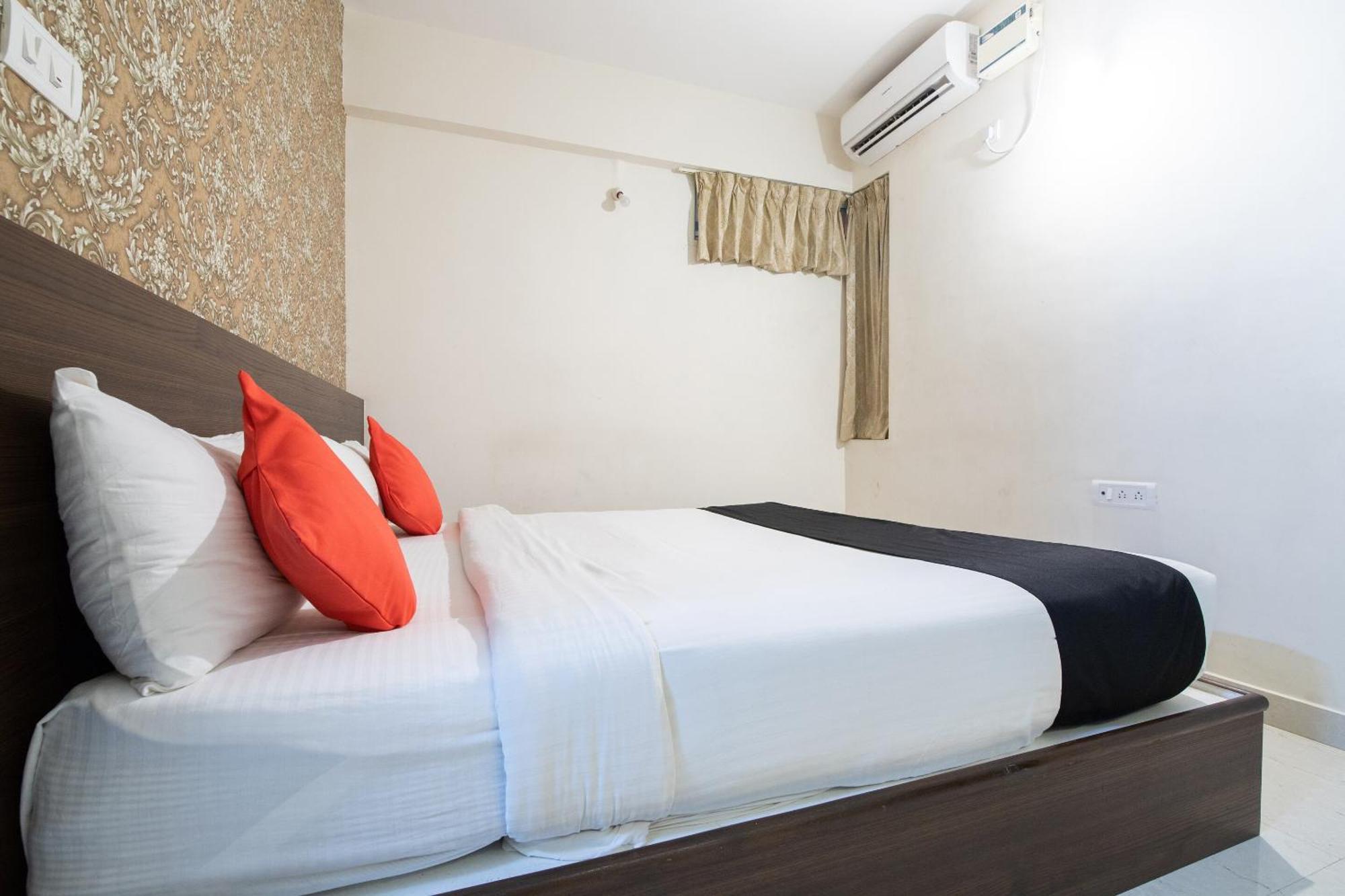 Hotel Capital O 9917 Sjr And Comforts Bangalore