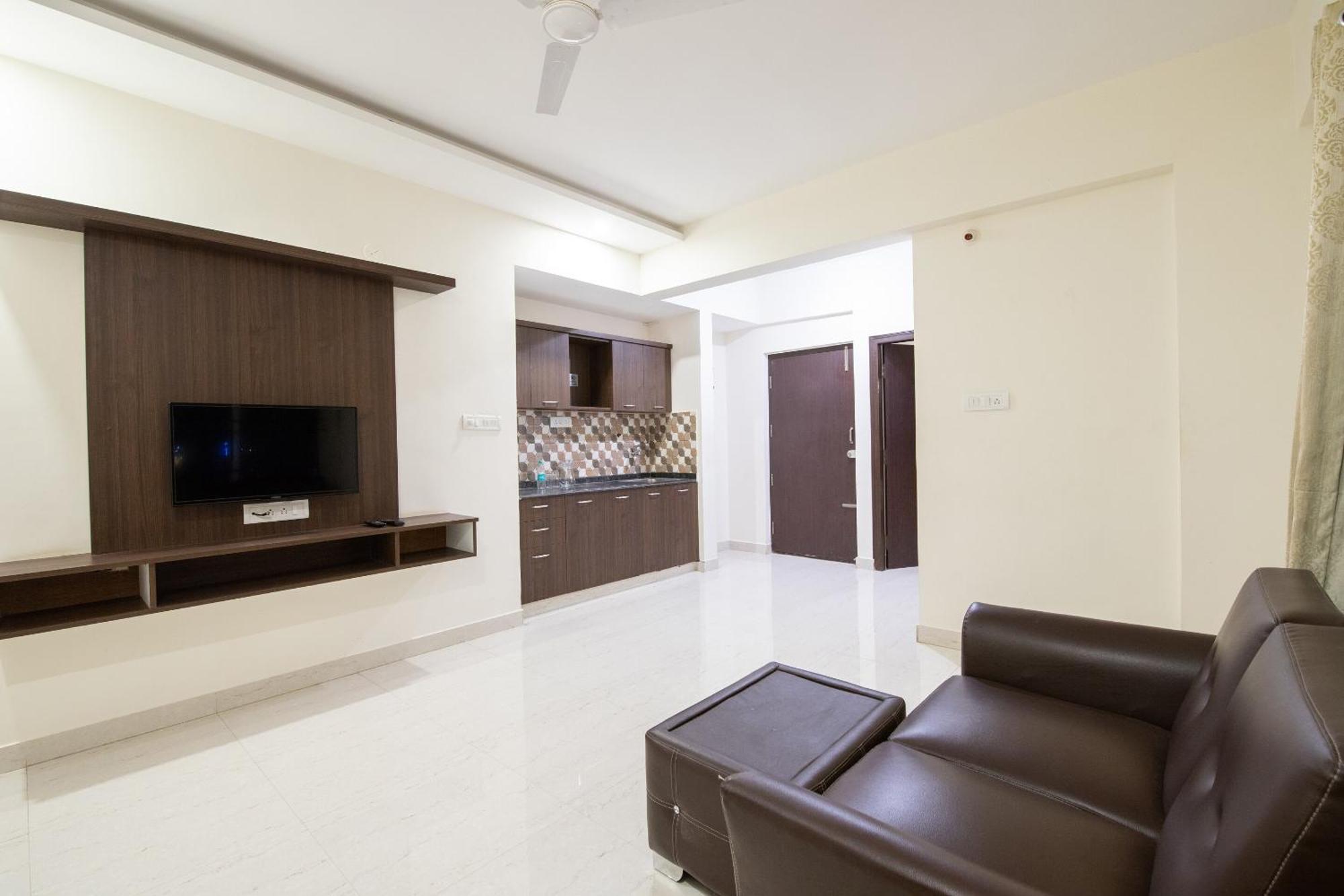 Capital O 9917 Sjr And Comforts 3* Bangalore
