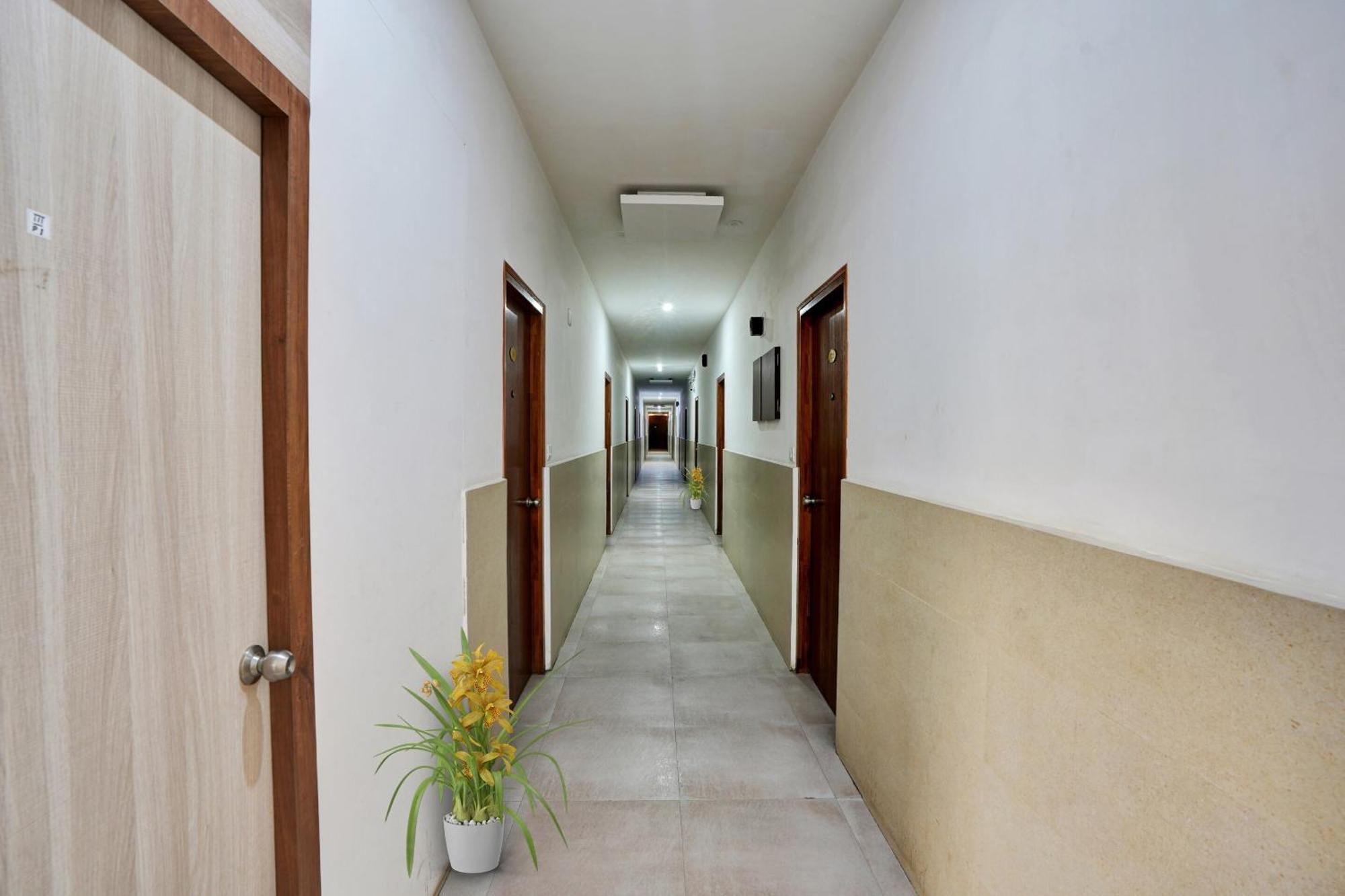 B Six Hotel 3*