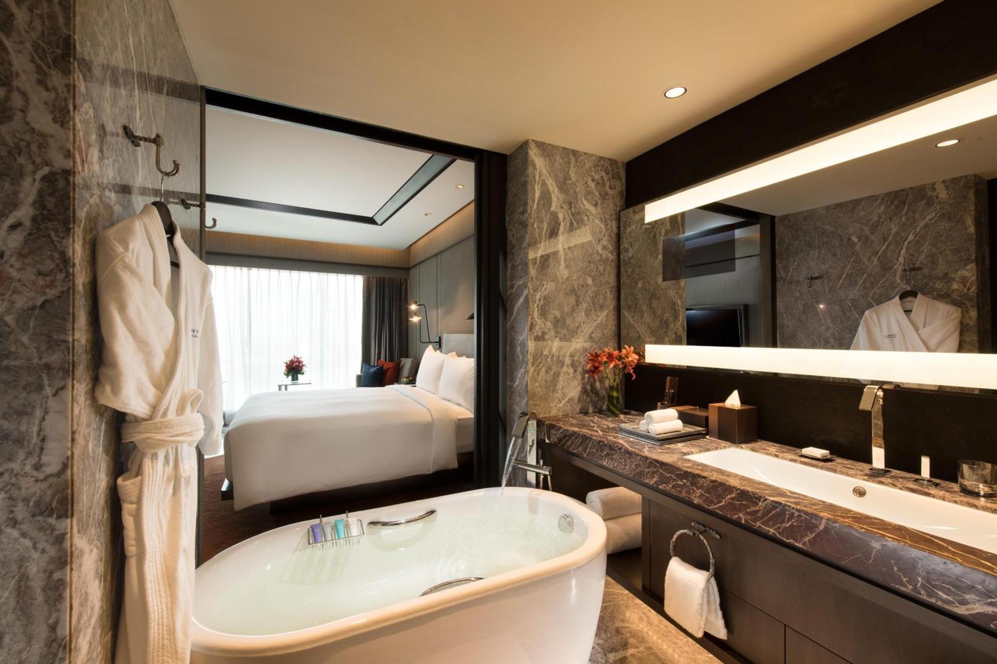 Conrad 5*