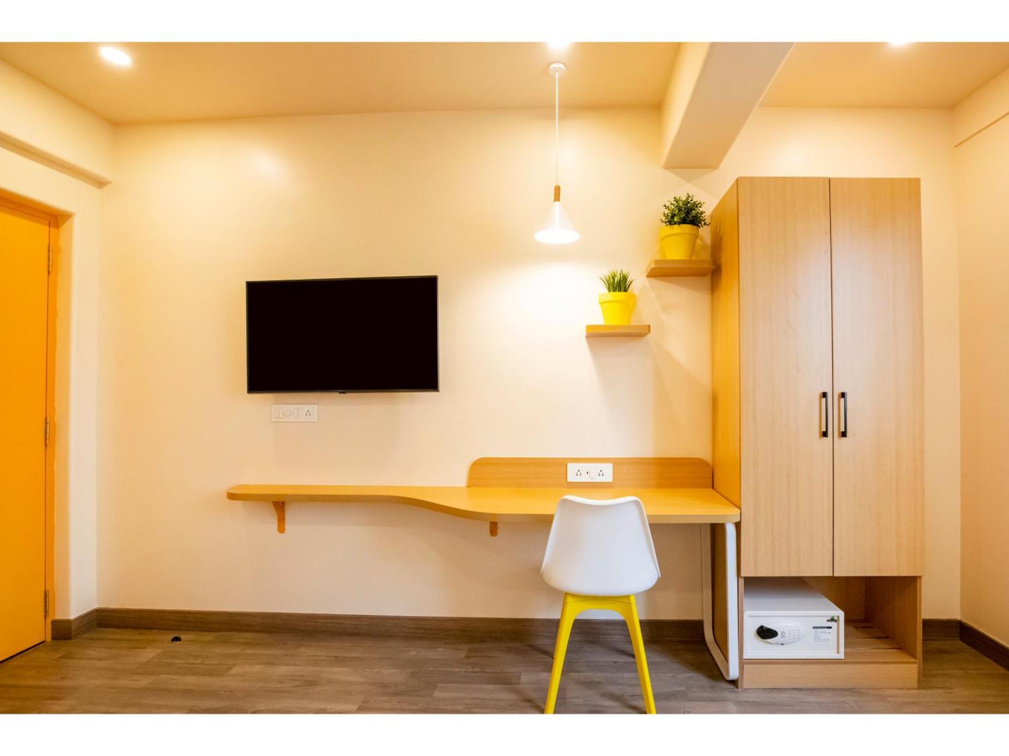 Bloom - Hsr Club Hotel 3*