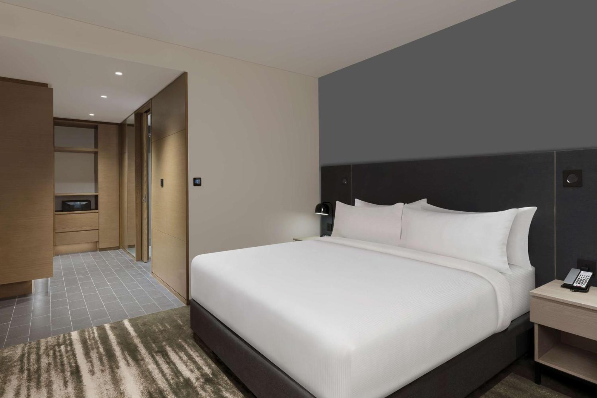 Hilton Garden Embassy Manyata Business Park Hotel 4*
