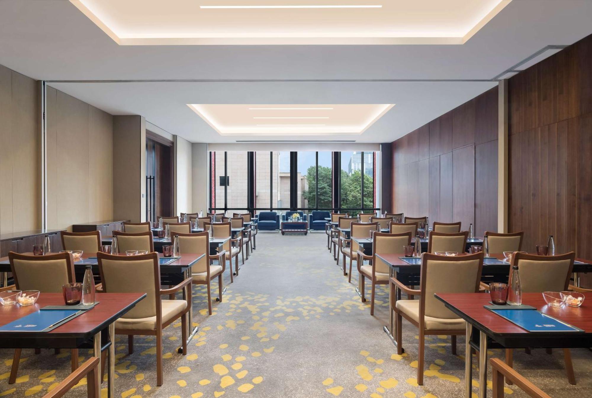 Hotel Hilton Garden Embassy Manyata Business Park Bangalore