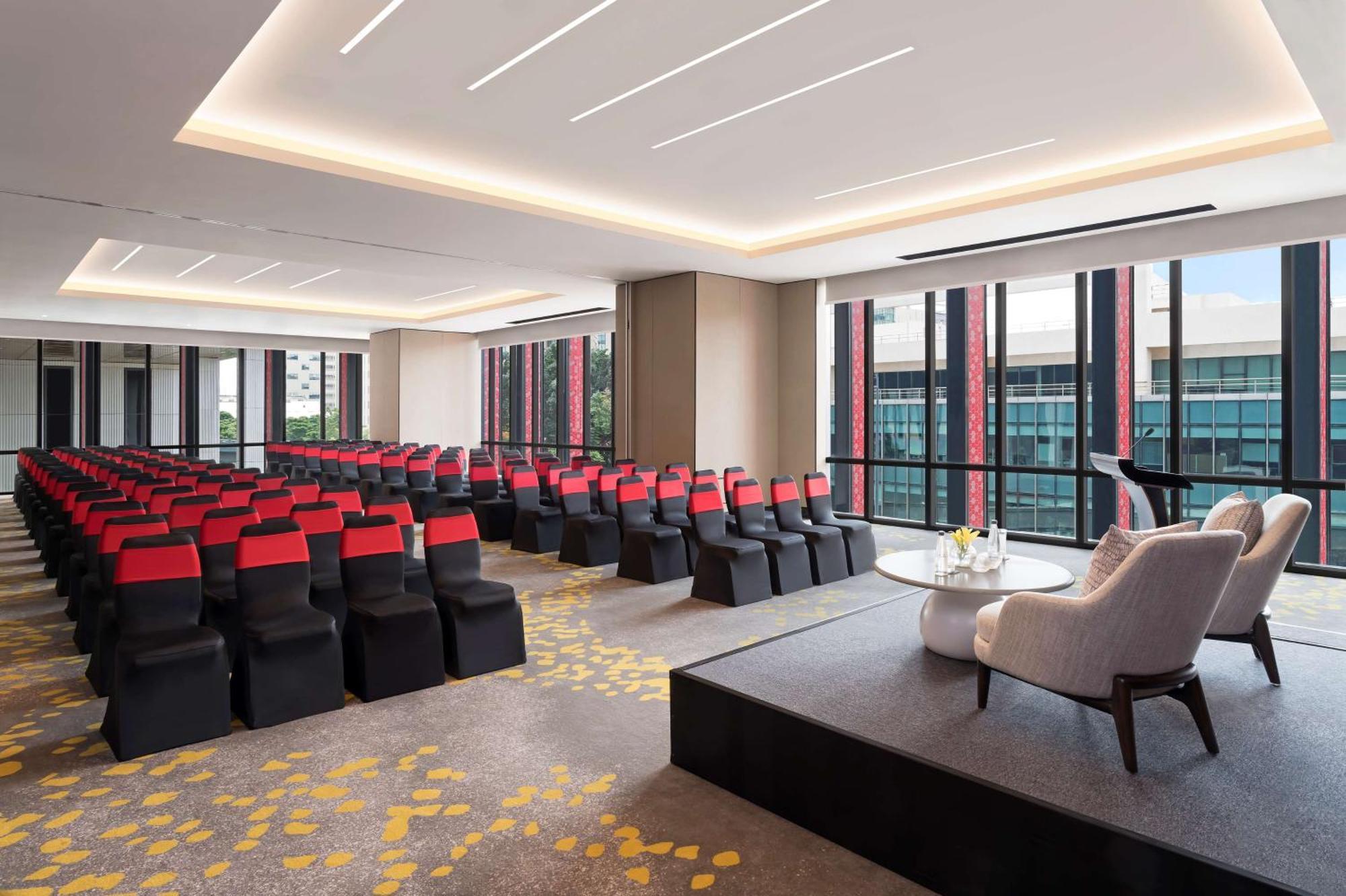 Hotel Hilton Garden Embassy Manyata Business Park