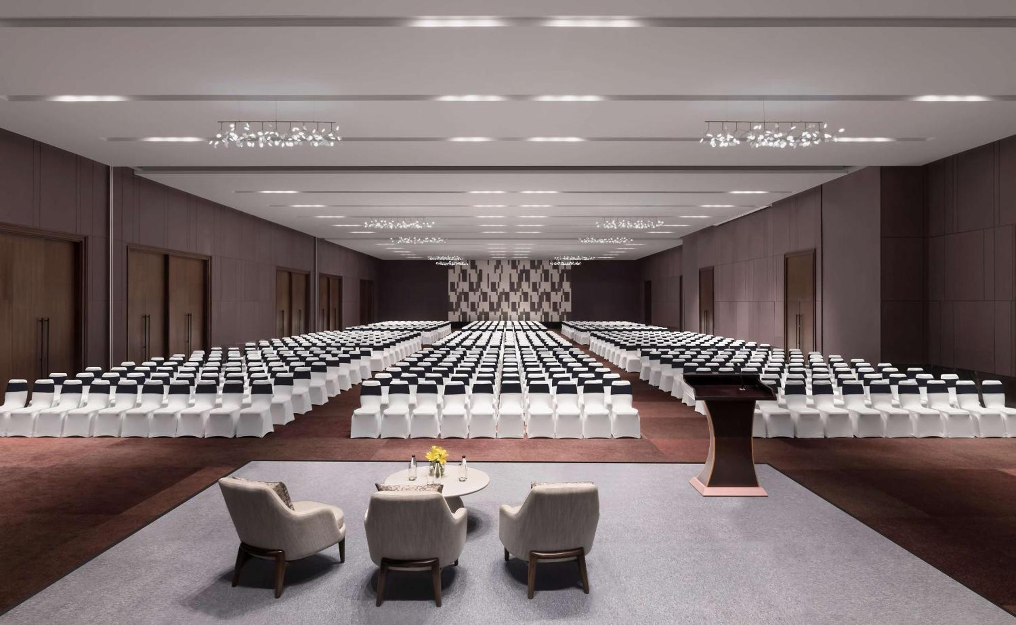 Hilton Garden Embassy Manyata Business Park Bangalore