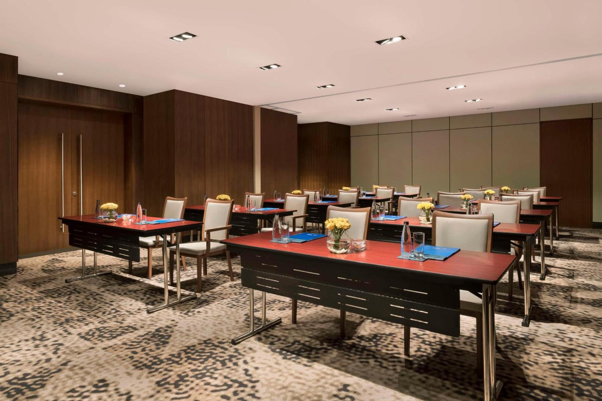 Hilton Embassy Manyata Business Park Hotel