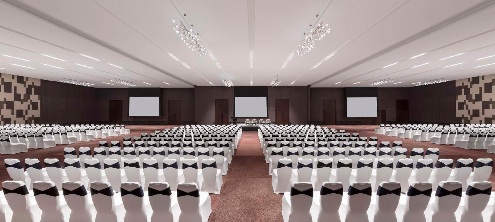 Hotel Hilton Embassy Manyata Business Park