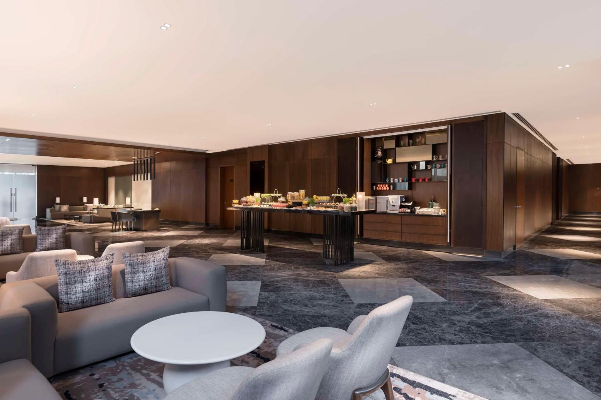 Hilton Embassy Manyata Business Park Hotel Bangalore