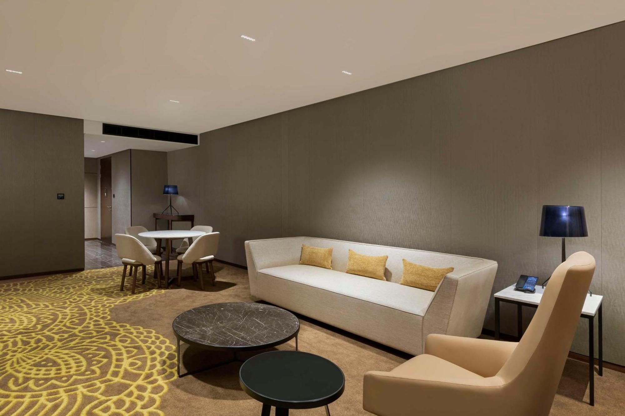 Hilton Embassy Manyata Business Park Hotel