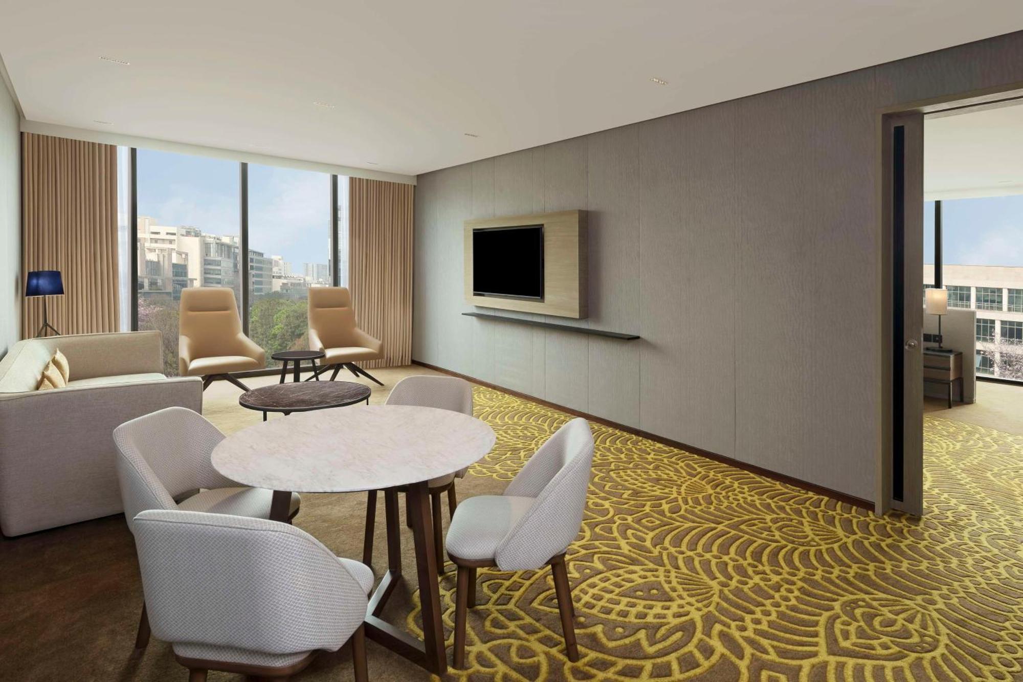 Hilton Embassy Manyata Business Park 5* Bangalore