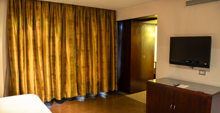 Hotel Citadel Sarovar Portico 4*