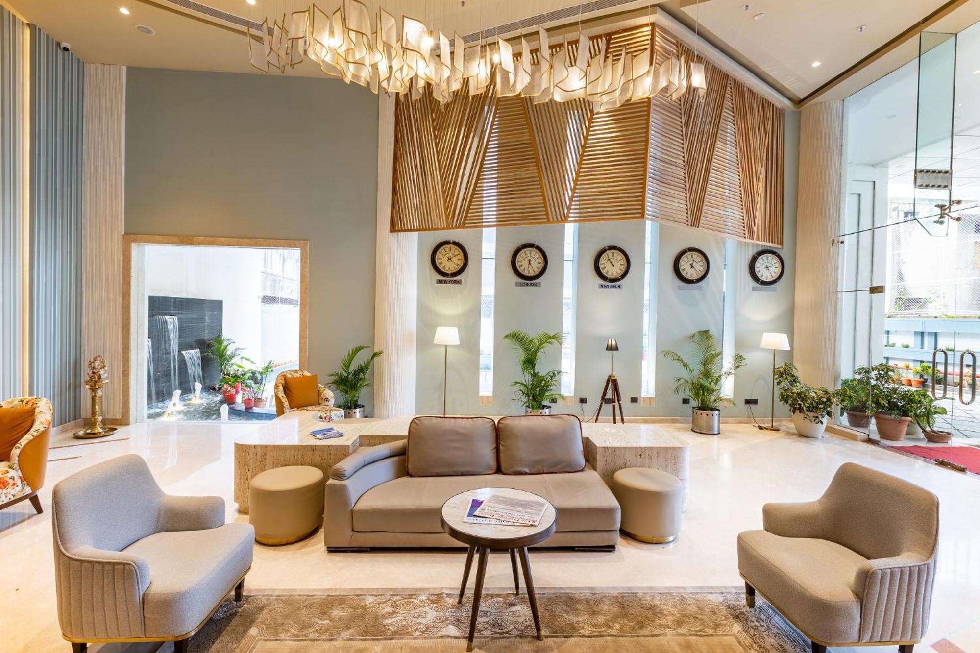Hotel Citadel Sarovar Portico 4*