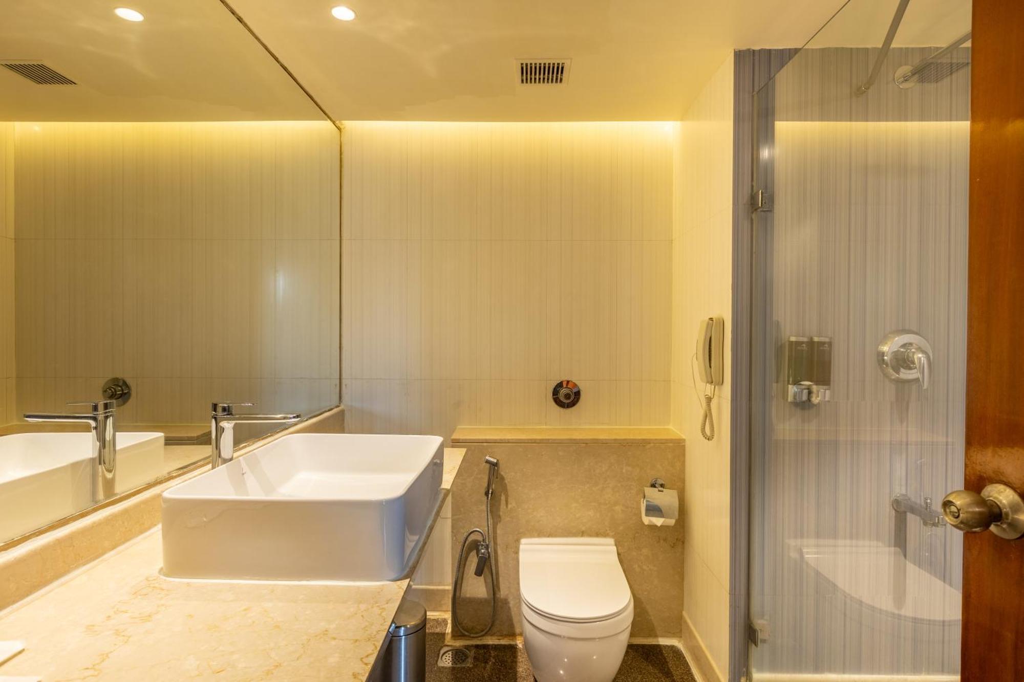 Hotel Citadel Sarovar Portico Bangalore