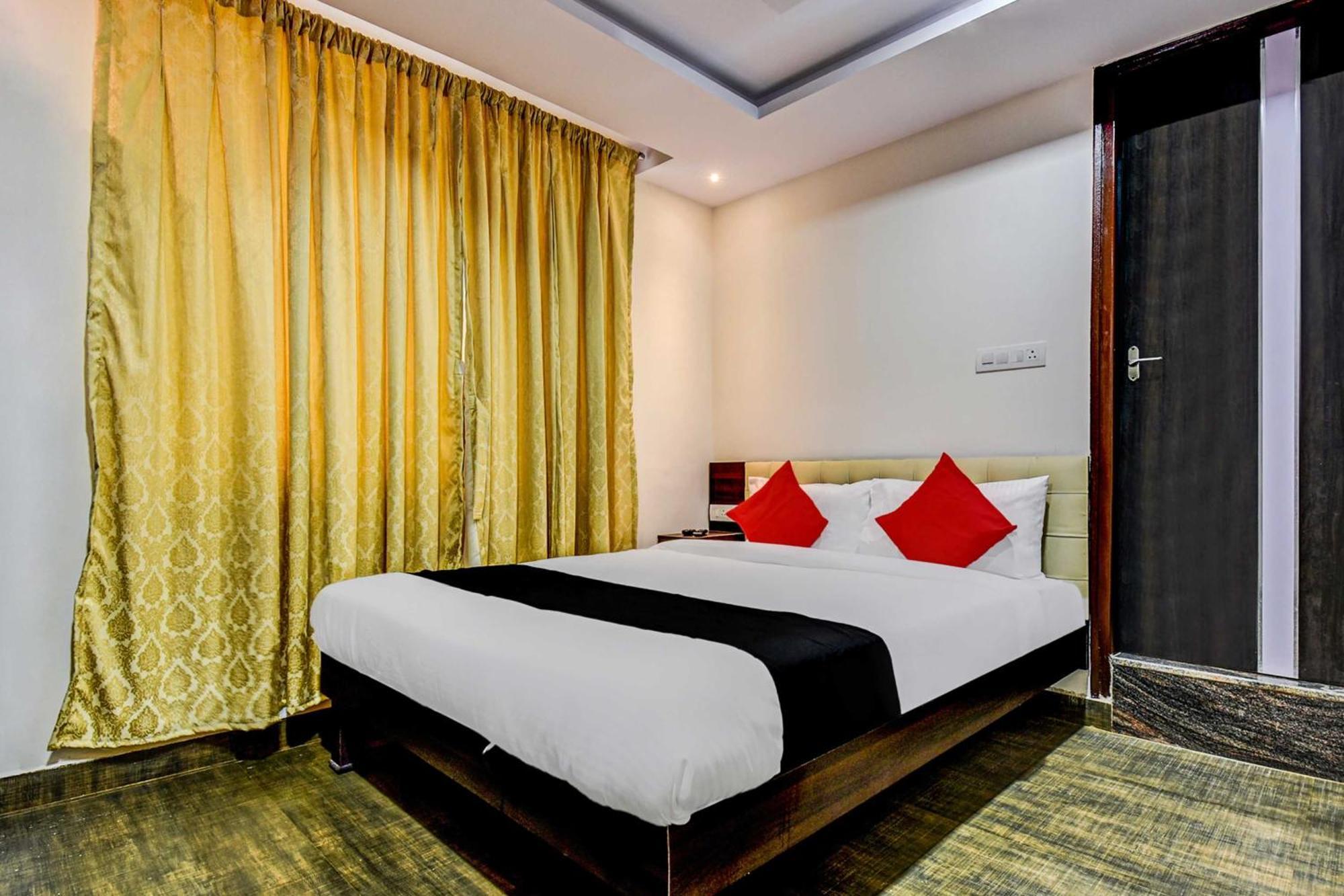Collection O 73565 J J Global Exotics Hotel 3*