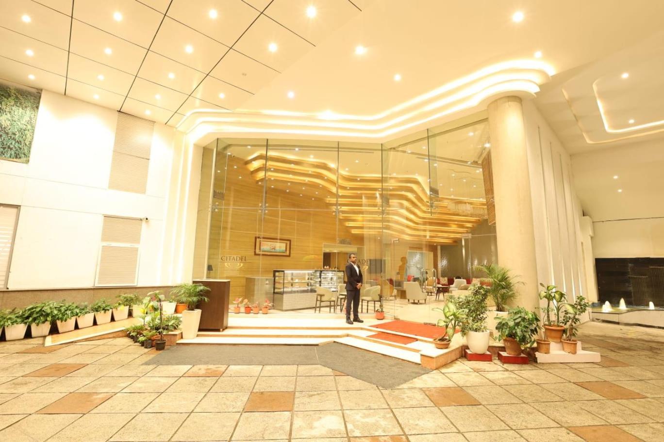 Hotel Citadel Sarovar Portico Bangalore