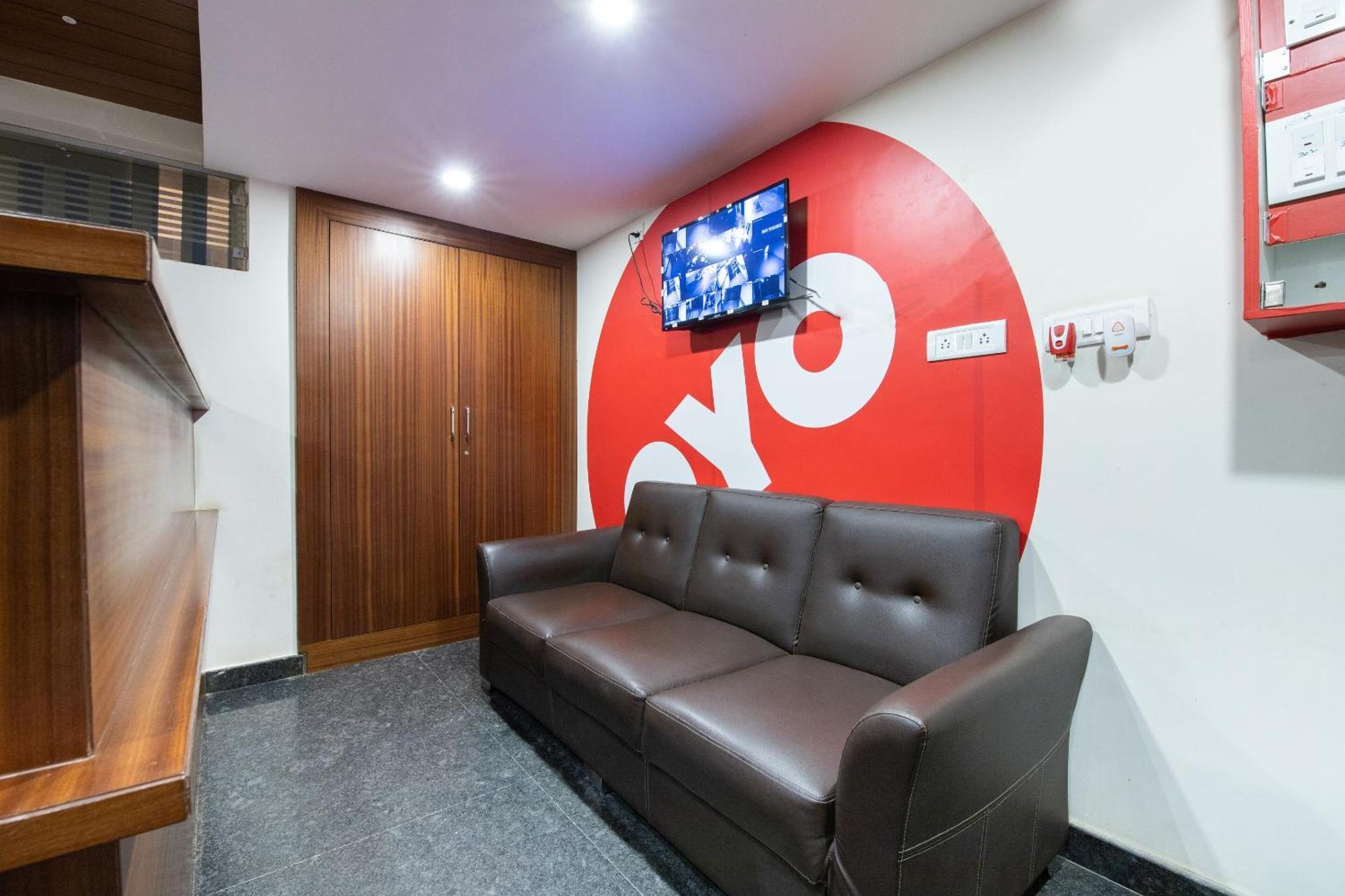 Capital O 9917 Sjr And Comforts 3* Bangalore