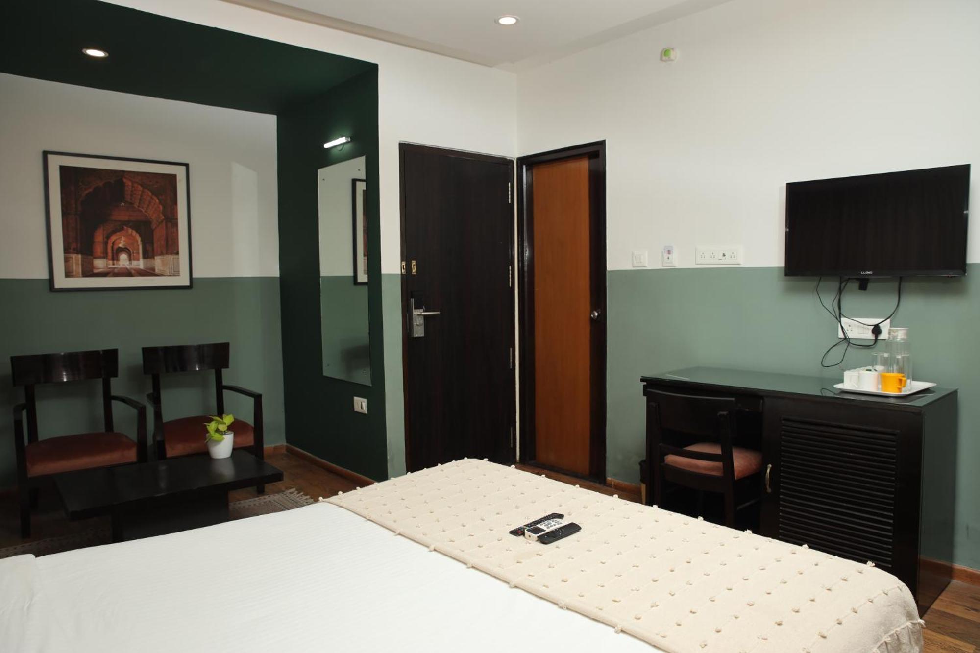 Olive Zip Road By Embassy Group Hotel