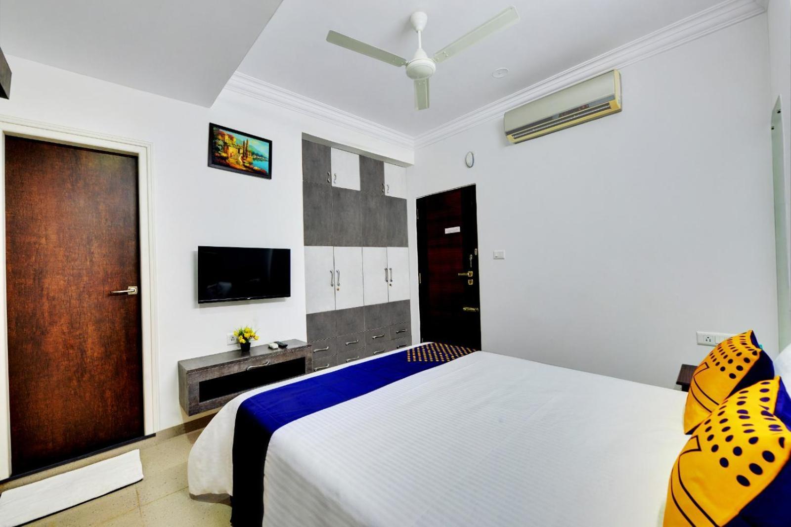 Hotel Yahweh *