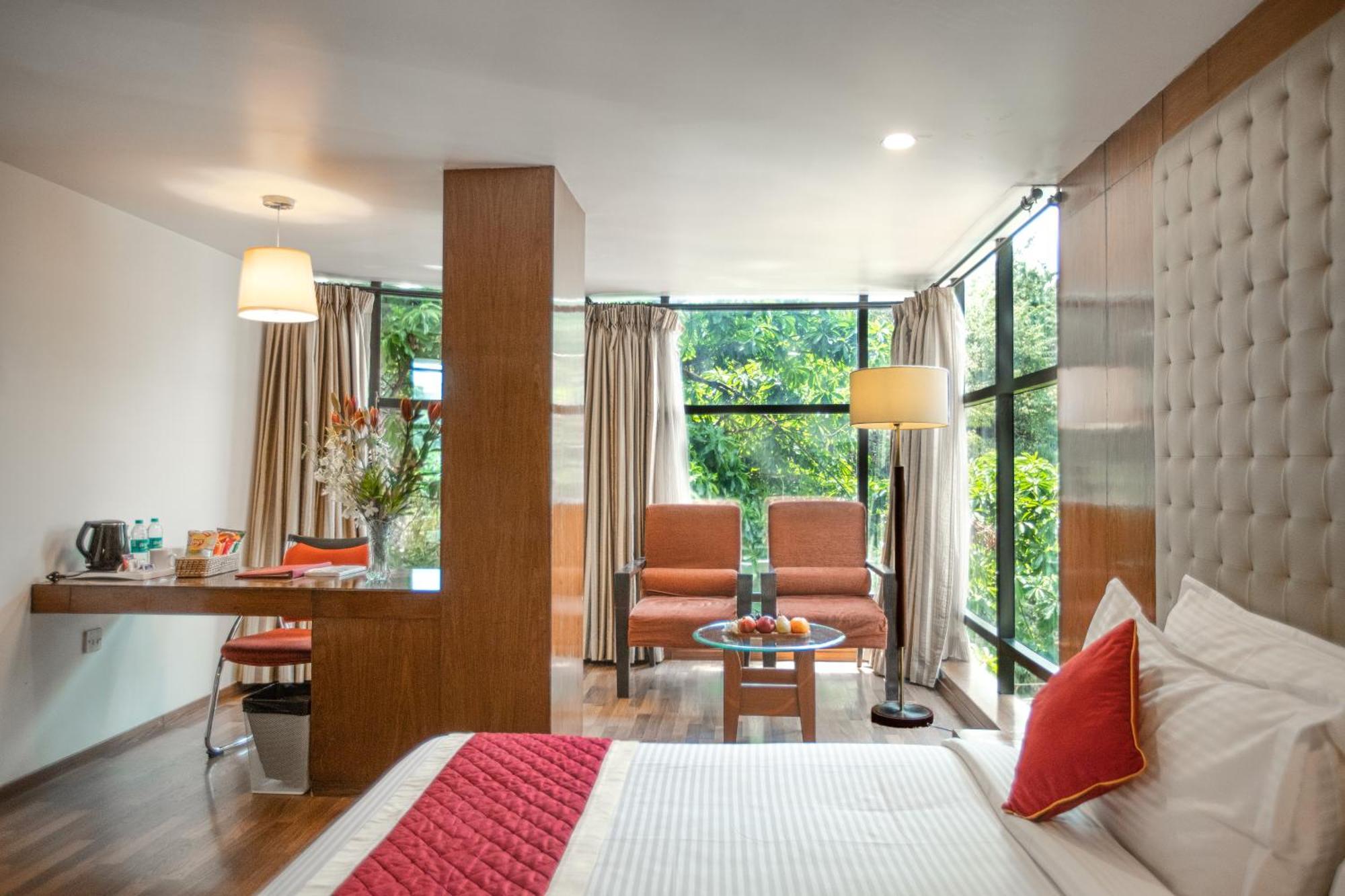 Monarch Luxur - Infantry Road Bangalore