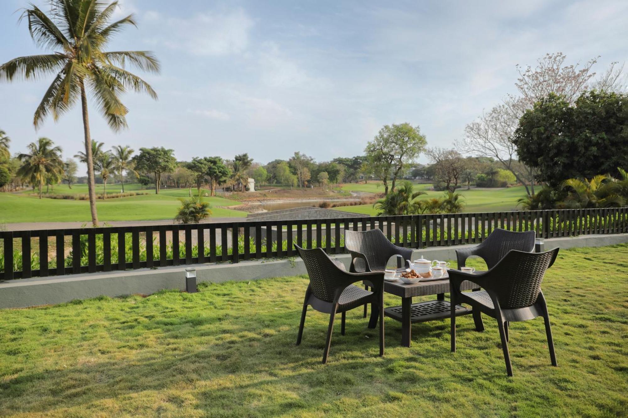 Saffronstays Niranta- 4-bdr On Golf Course Near *