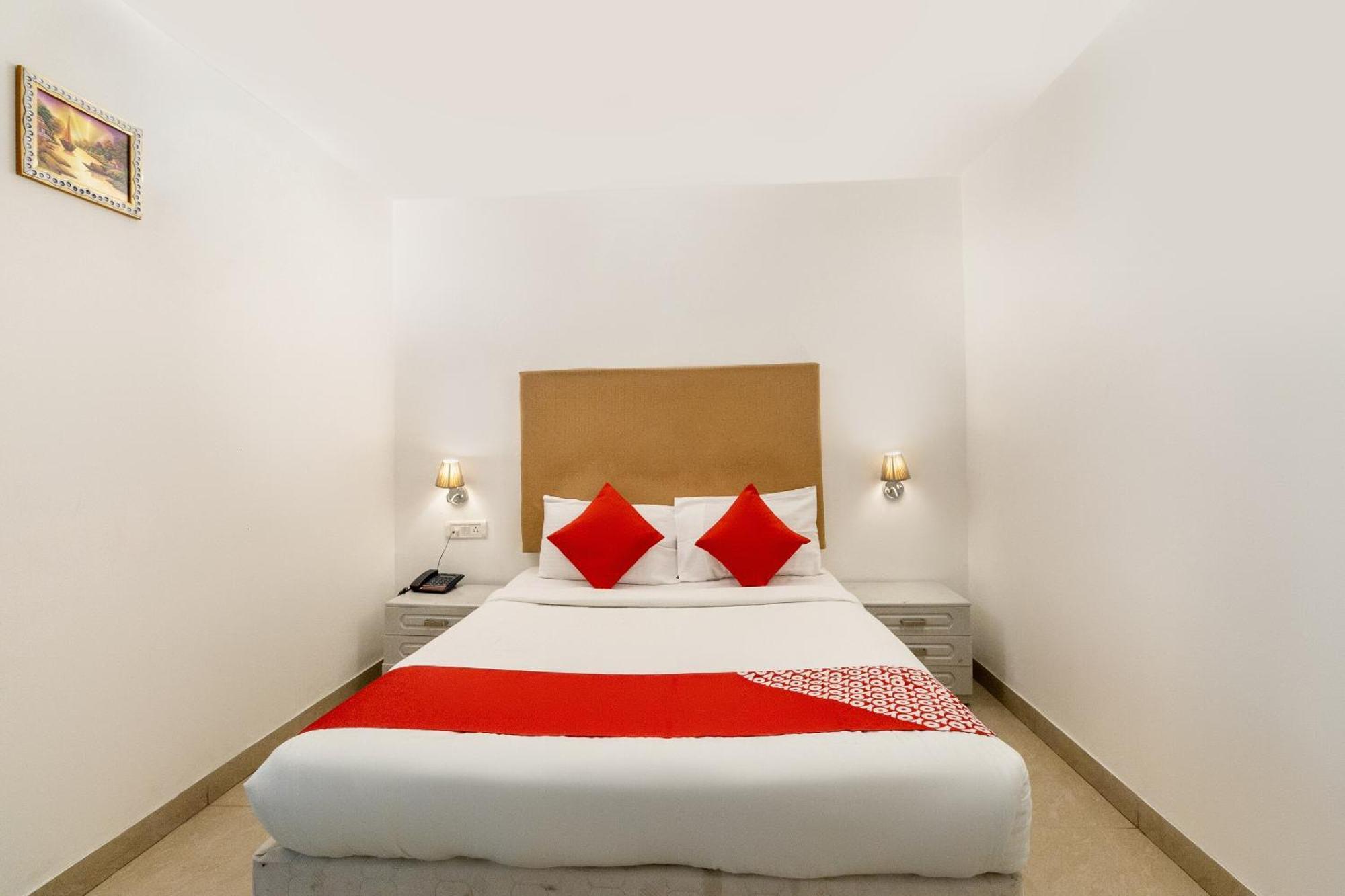 Oyo Fiesta Grand Hotel Bangalore