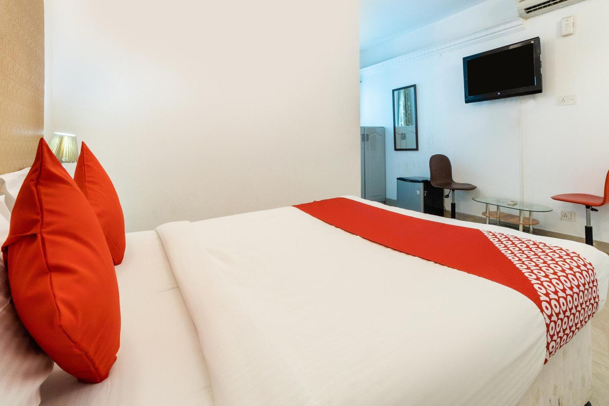 Hotel Oyo Fiesta Grand 3*
