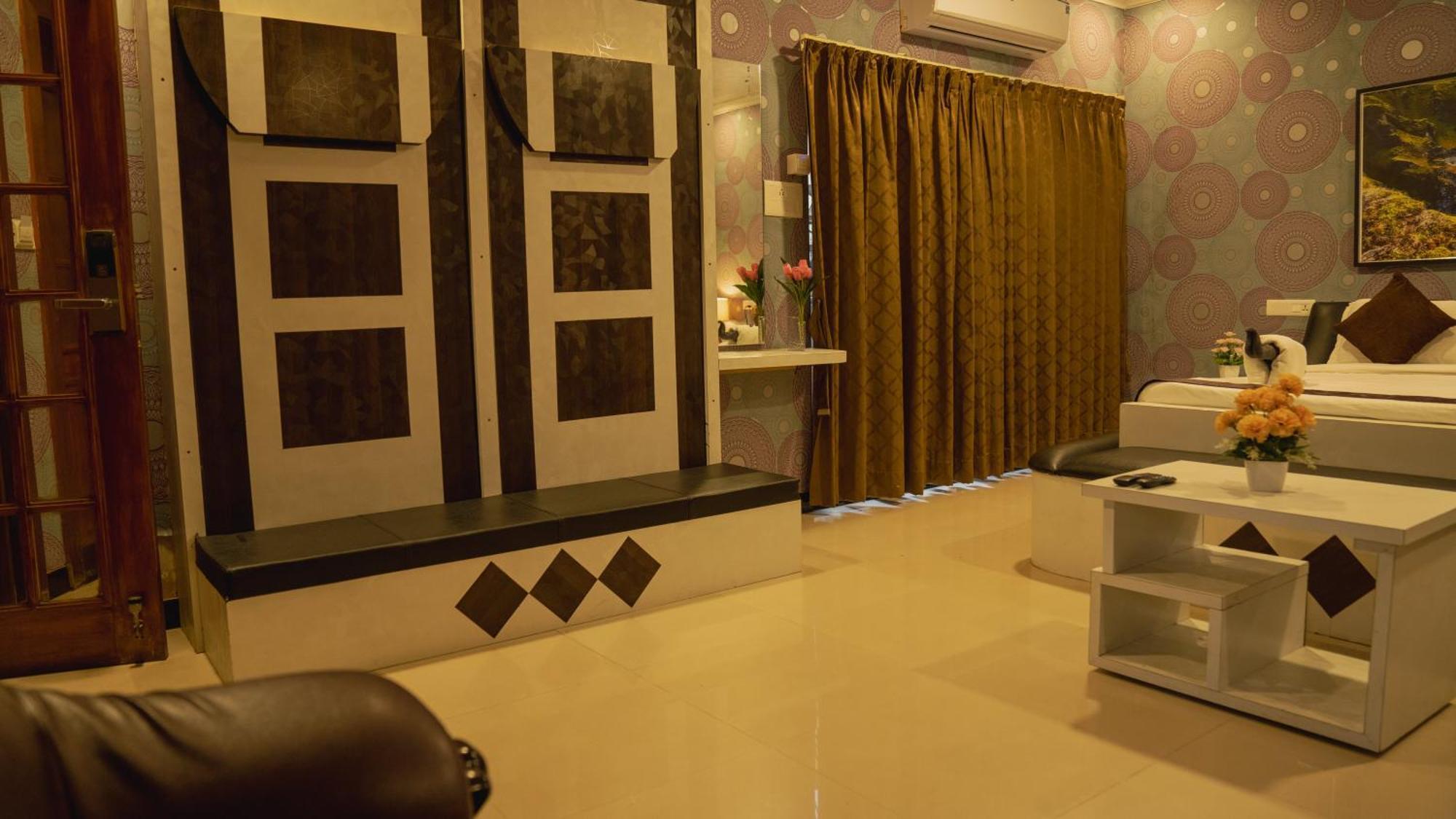 Seasons Jp Nagar Apartment