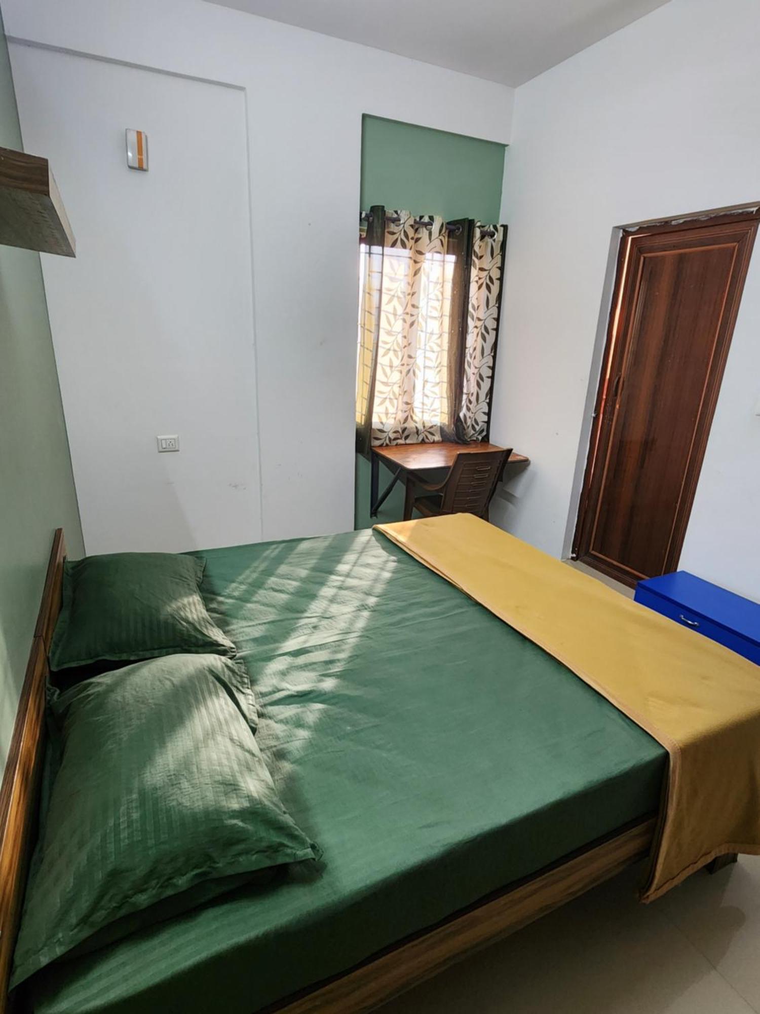 Squarstay Hotel *