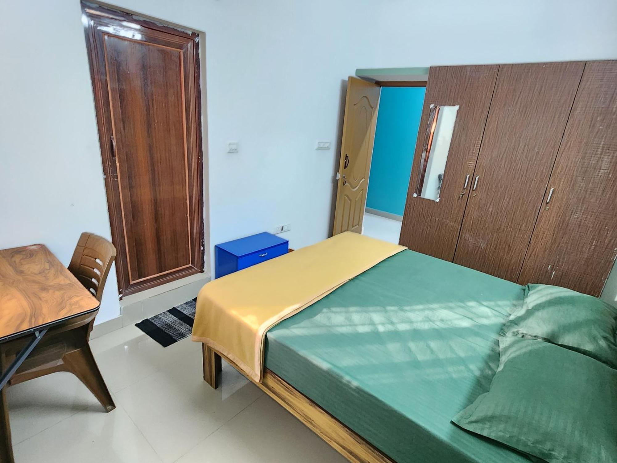 Squarstay Hotel