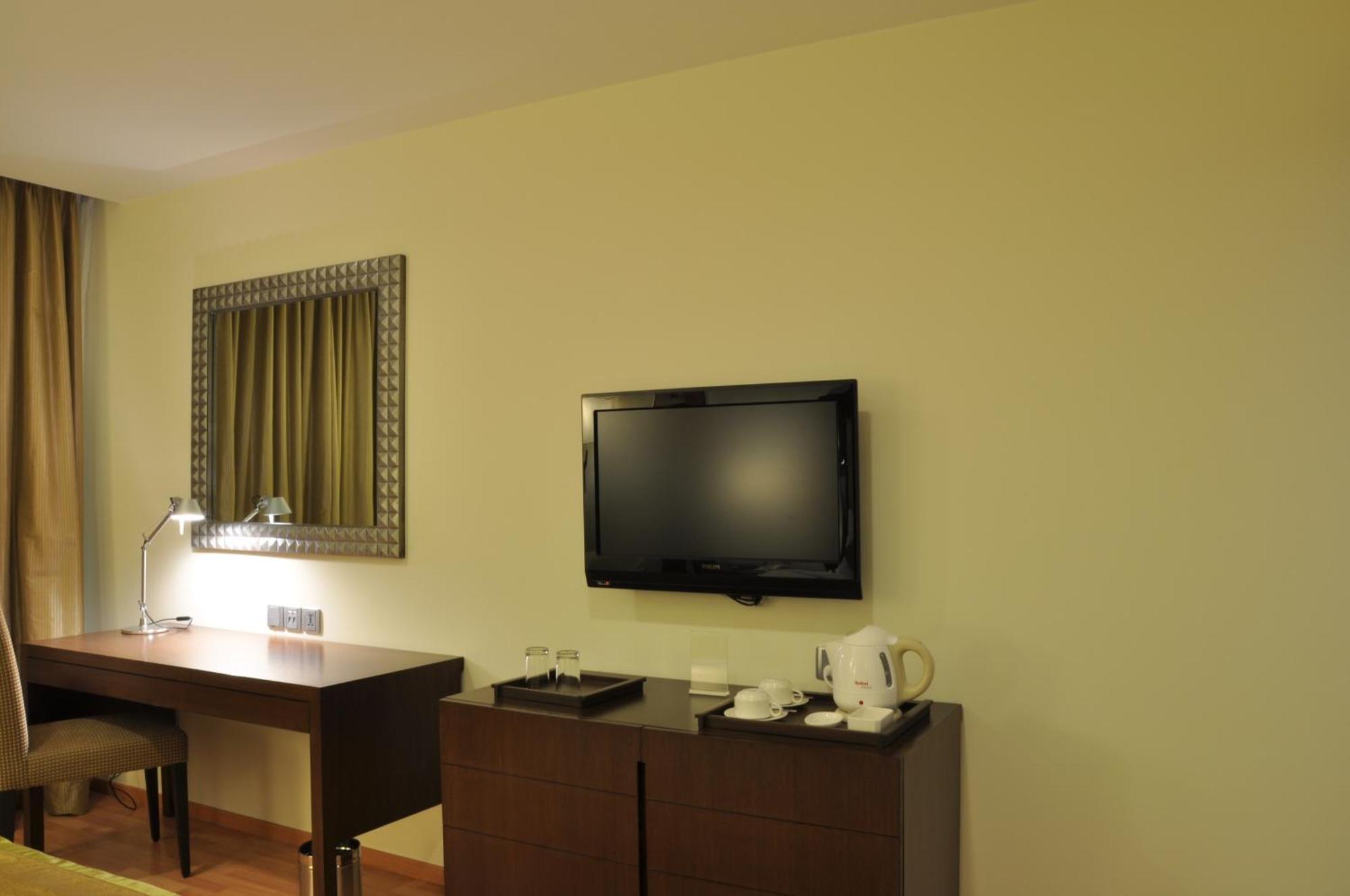 Hotel Adarsh Hamilton Bangalore