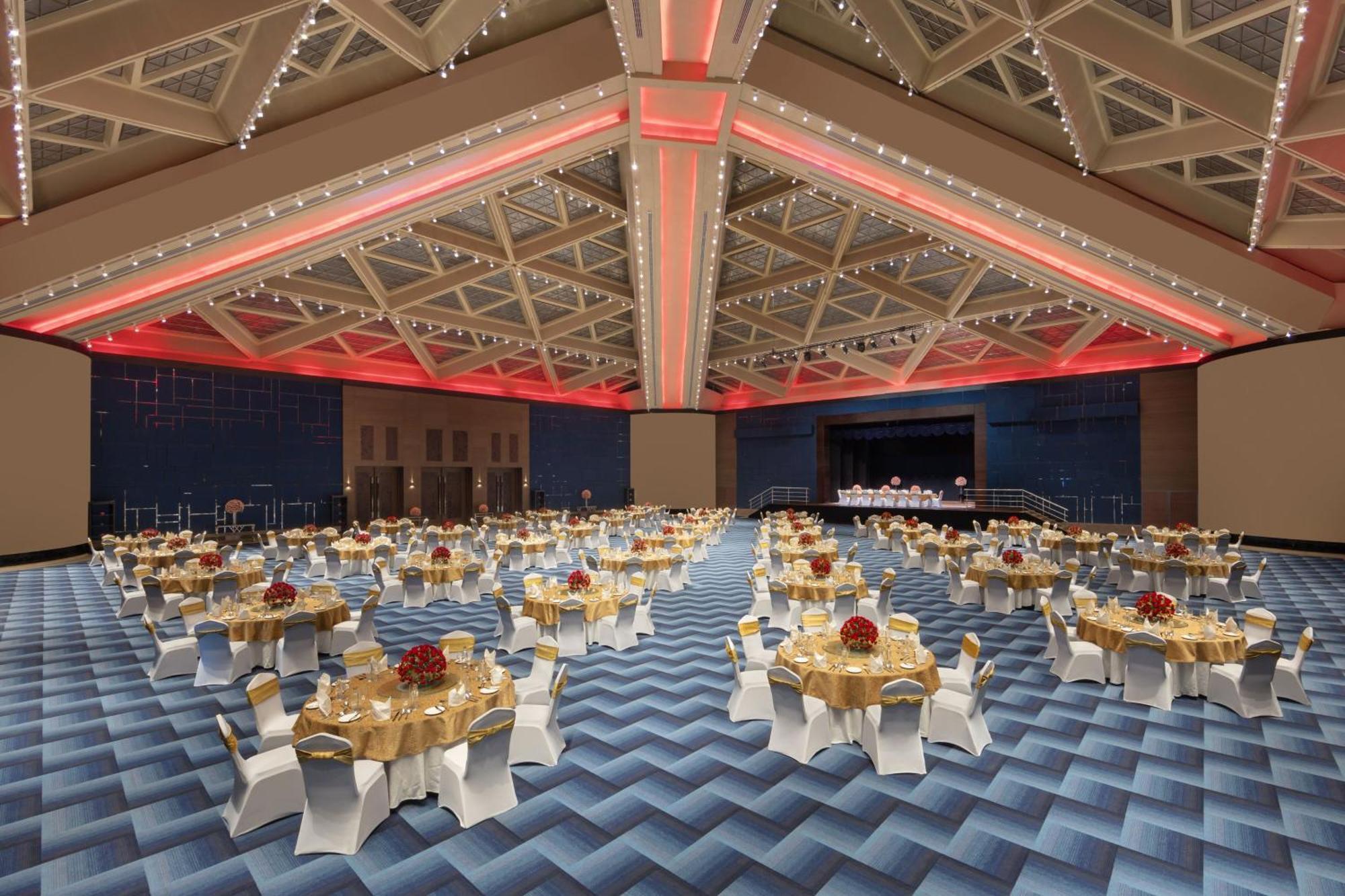 Sheraton Grand Whitefield & Convention Center Hotel 5*