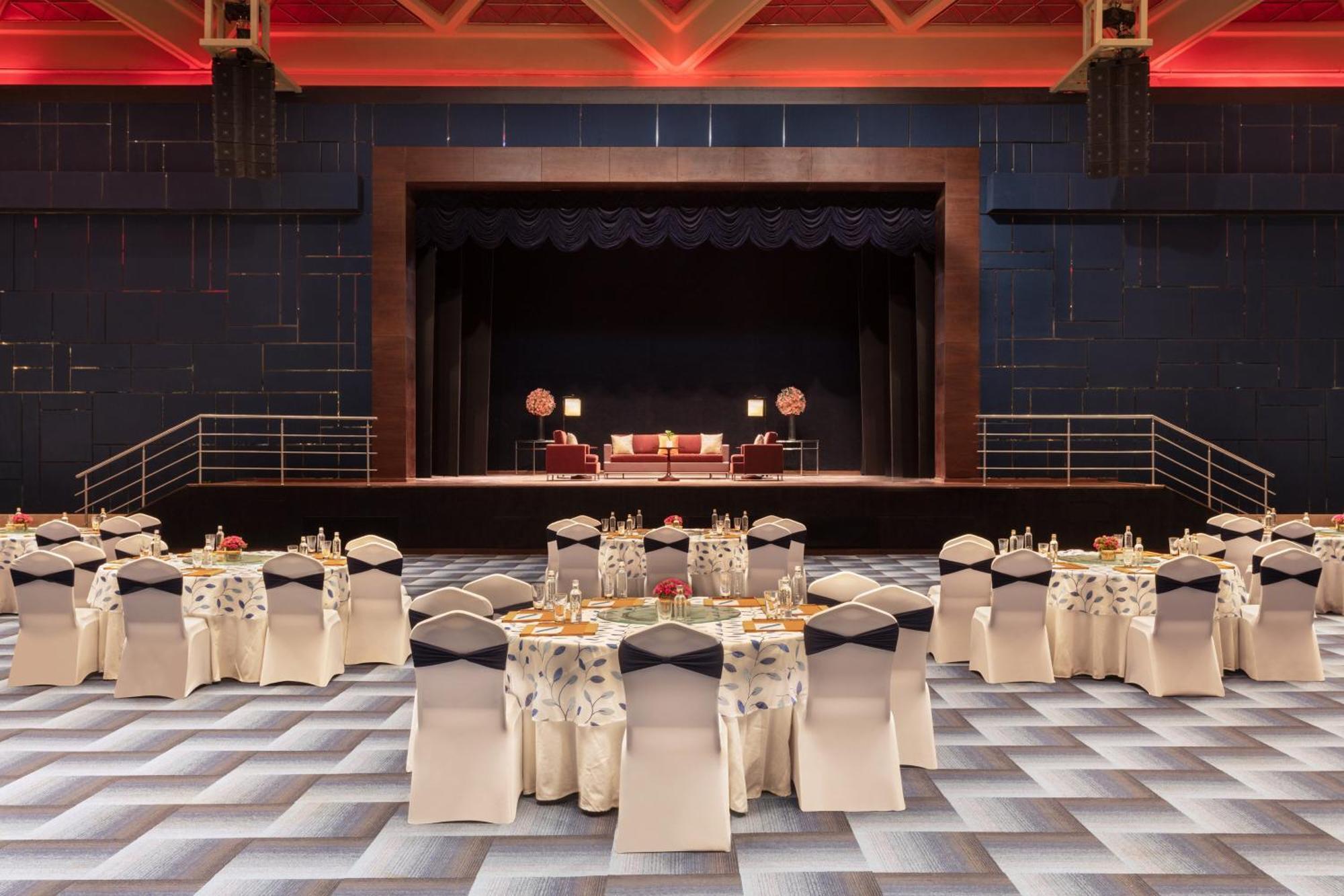 Sheraton Grand Whitefield & Convention Center Hotel 5*