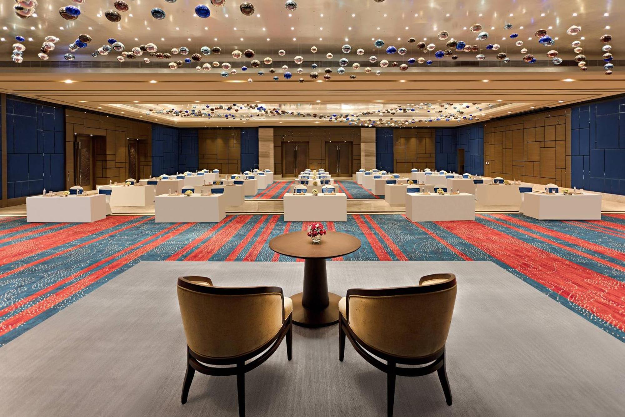 Sheraton Grand Whitefield & Convention Center 5*