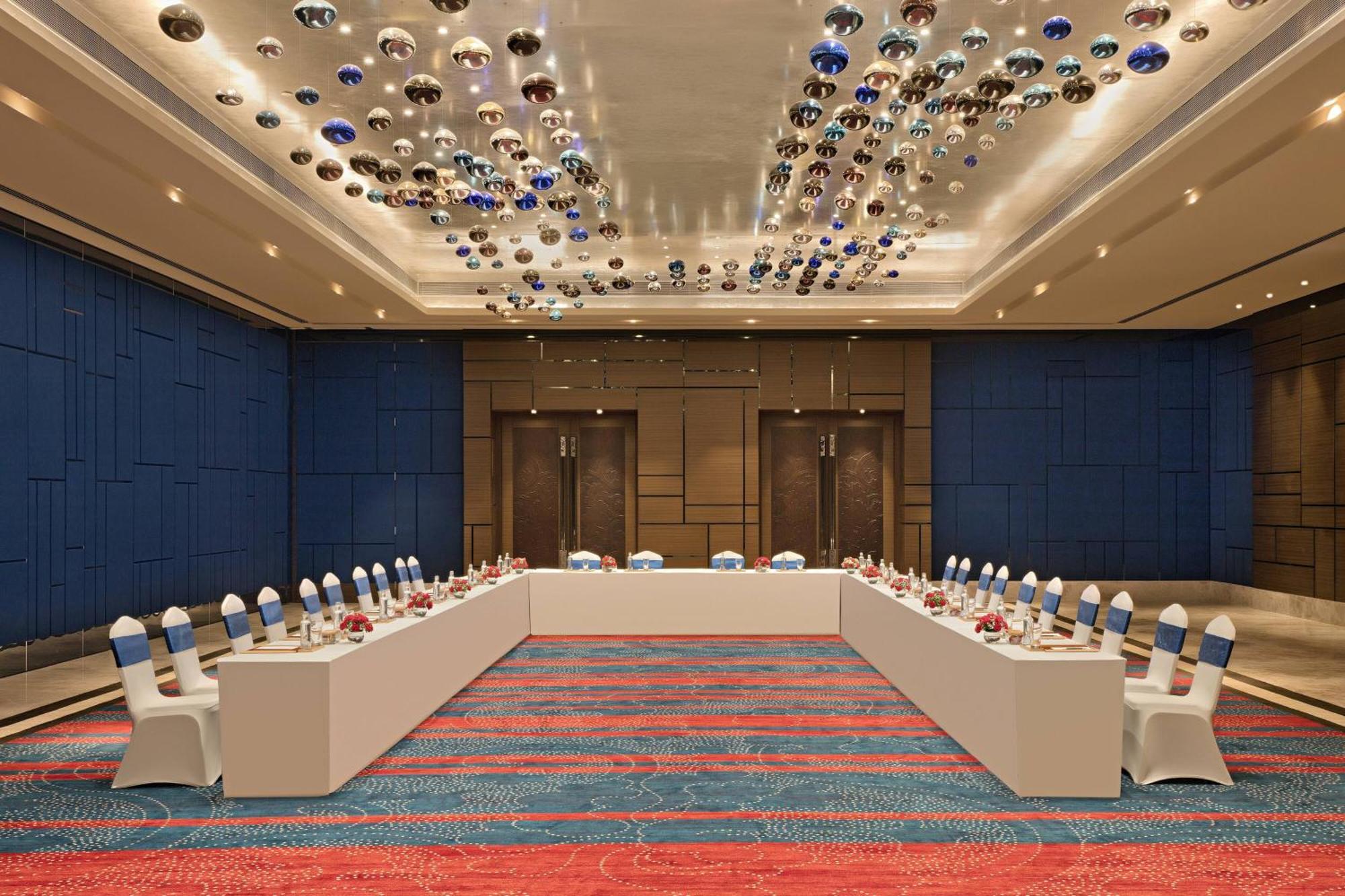 Hotel Sheraton Grand Whitefield & Convention Center 5*