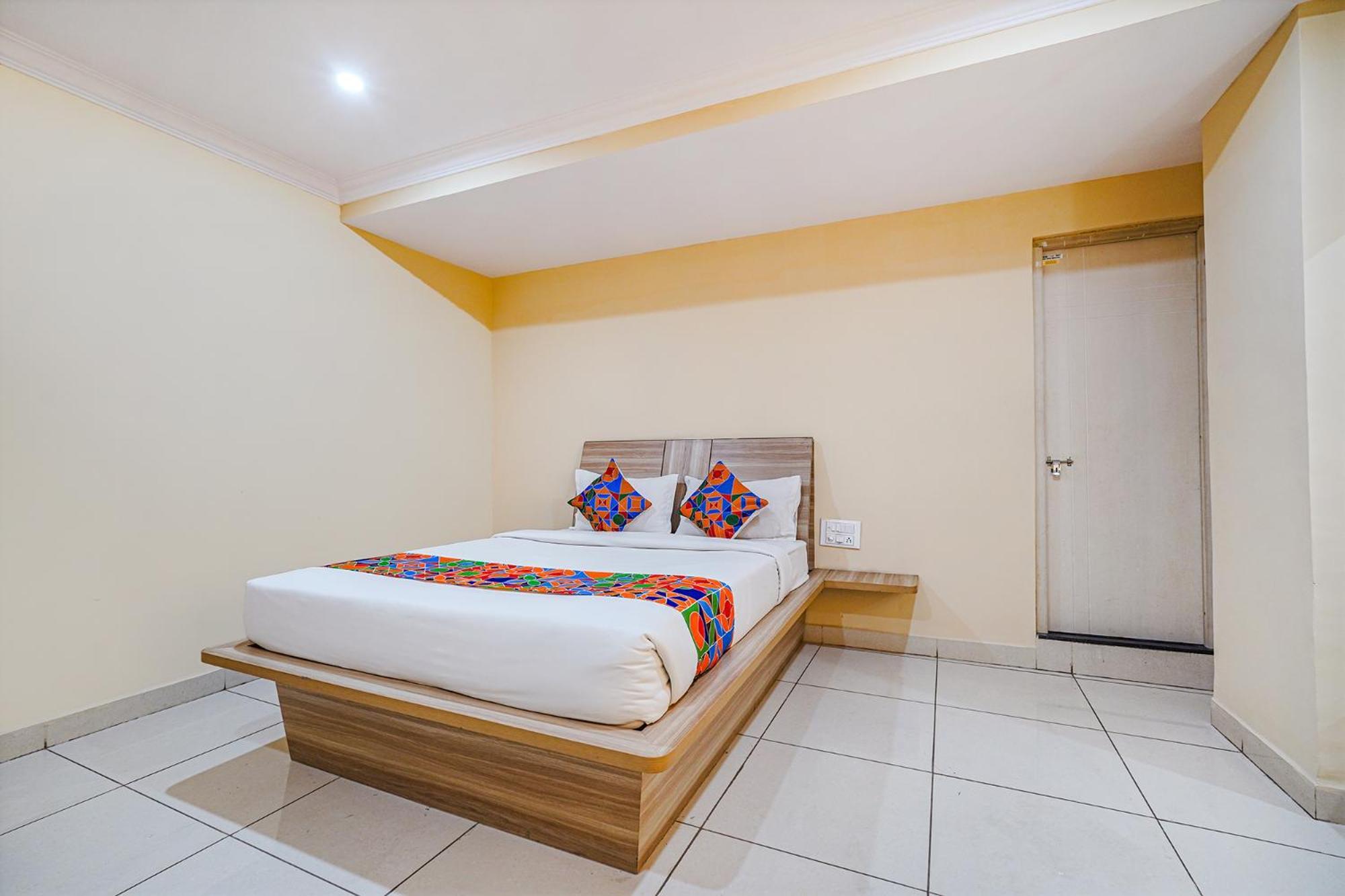 Hotel Fabhotel Bns Comforts 3*