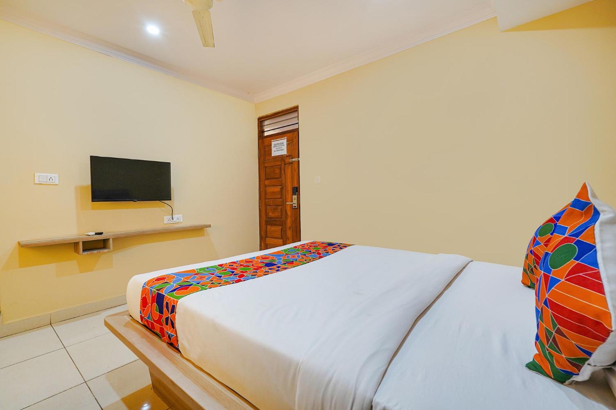 Fabhotel Bns Comforts 3*