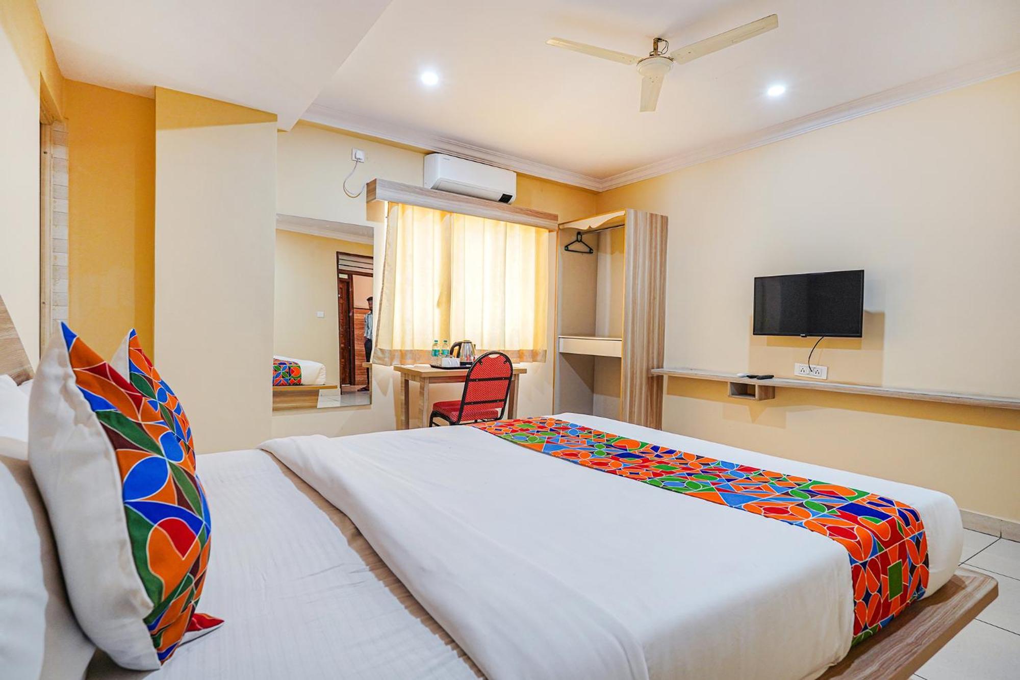 Fabhotel Bns Comforts Hotel