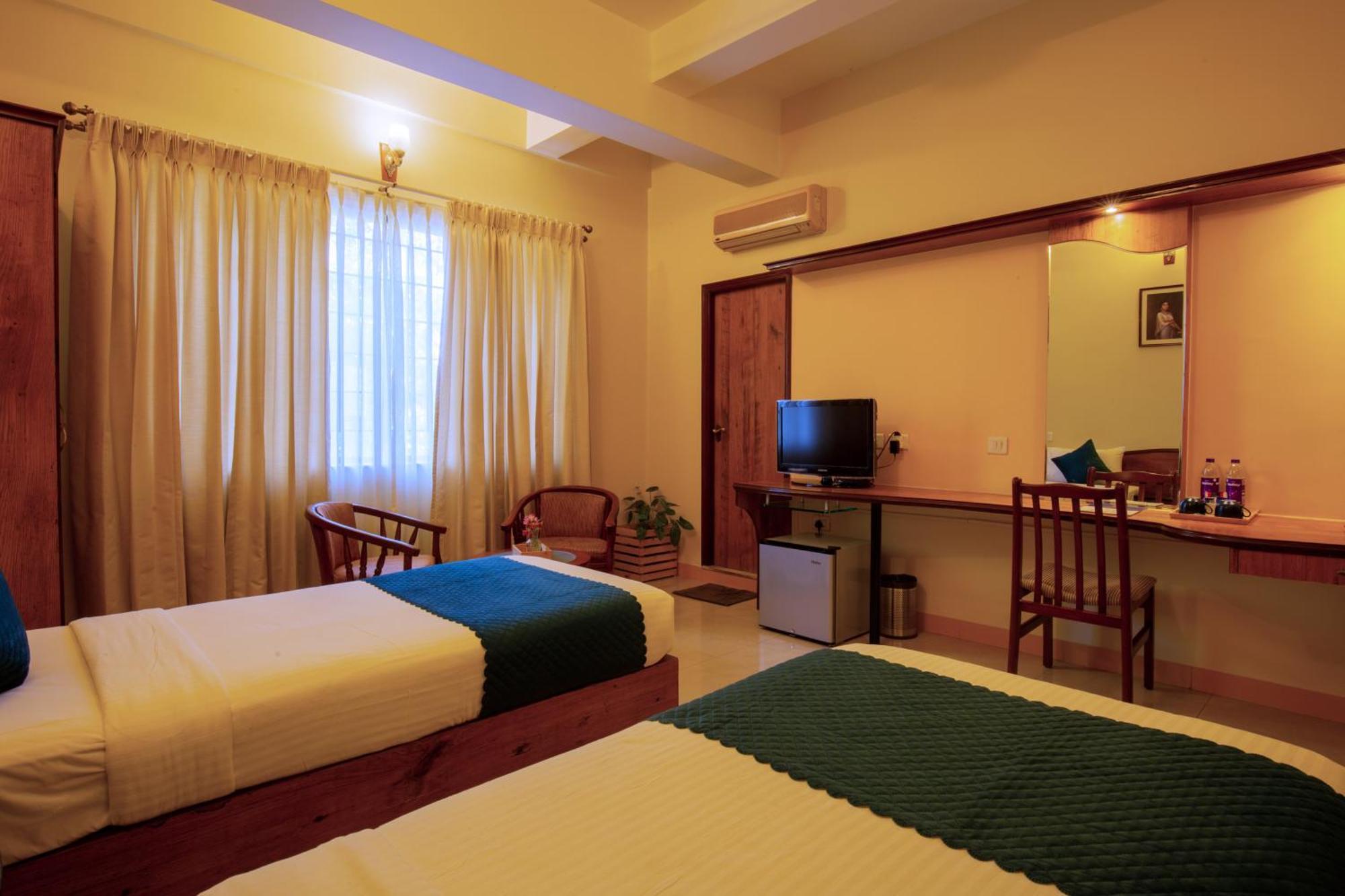Hotel Cross Roads