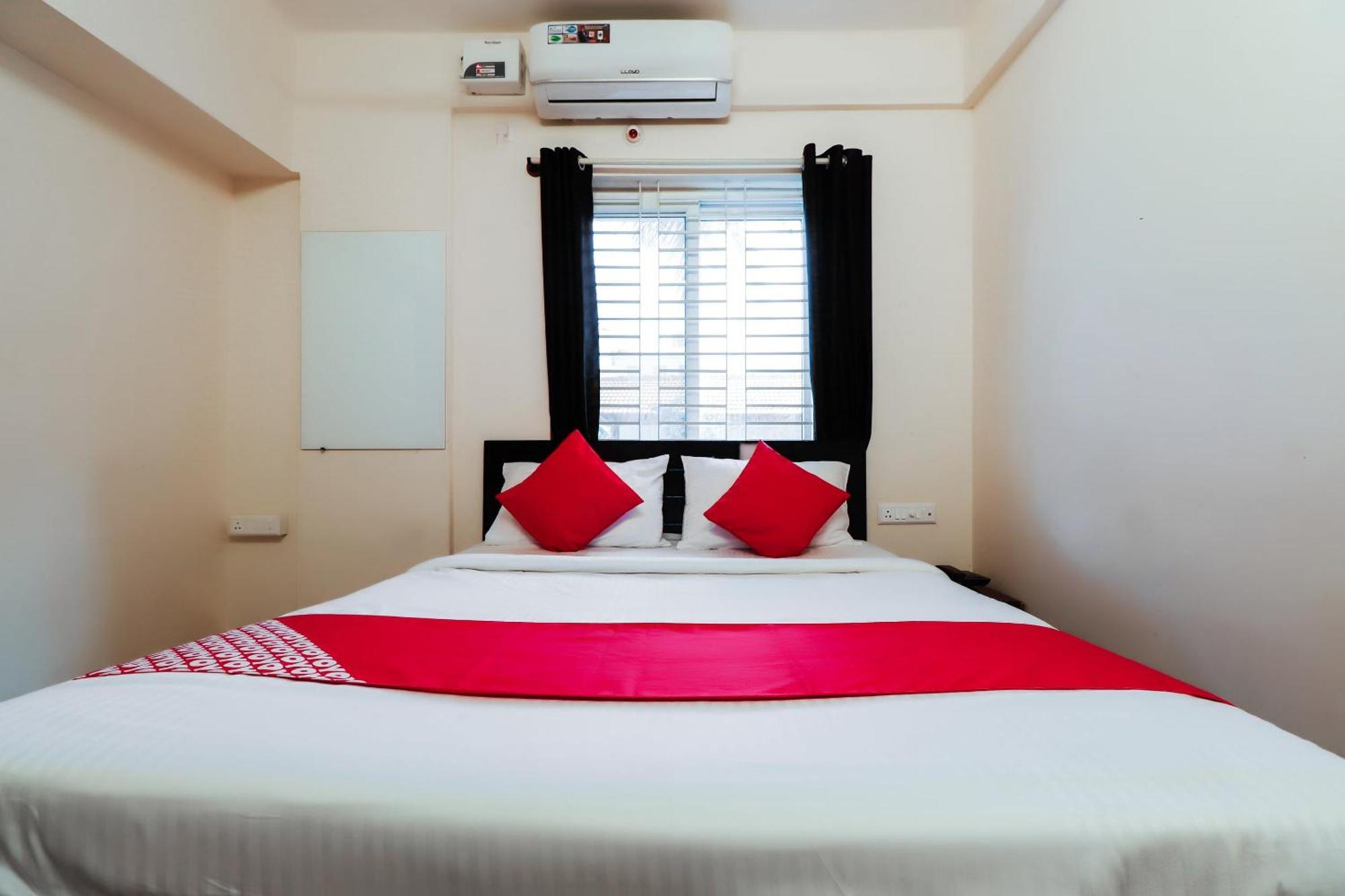 Gn Collection O Near Rajajinagar Industrial Estate Hotel 3*