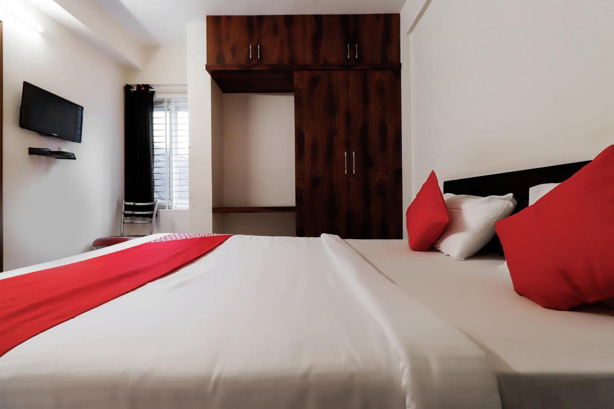 Gn Collection O Near Rajajinagar Industrial Estate 3* Bangalore