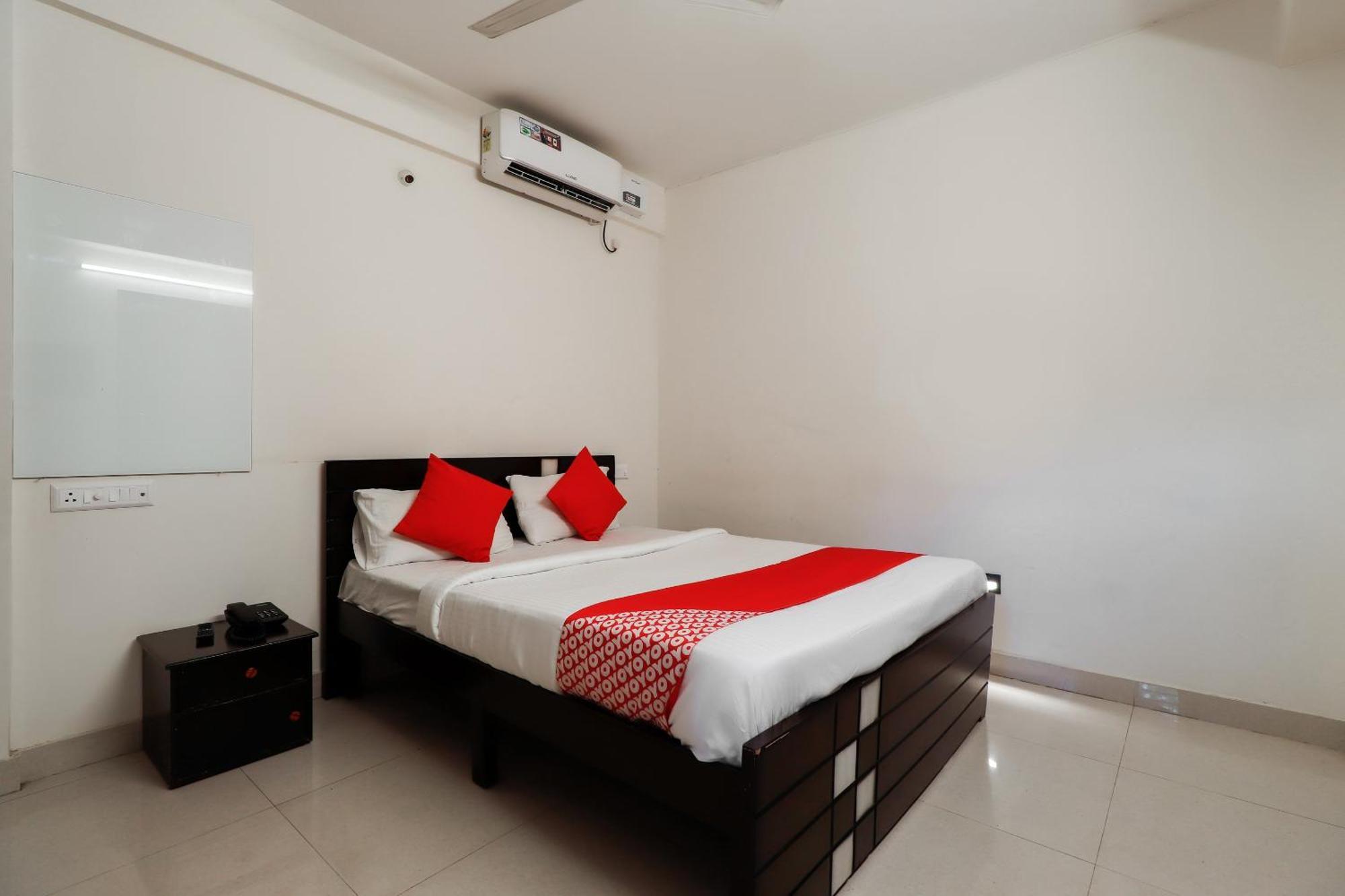 Gn Collection O Near Rajajinagar Industrial Estate 3* Bangalore