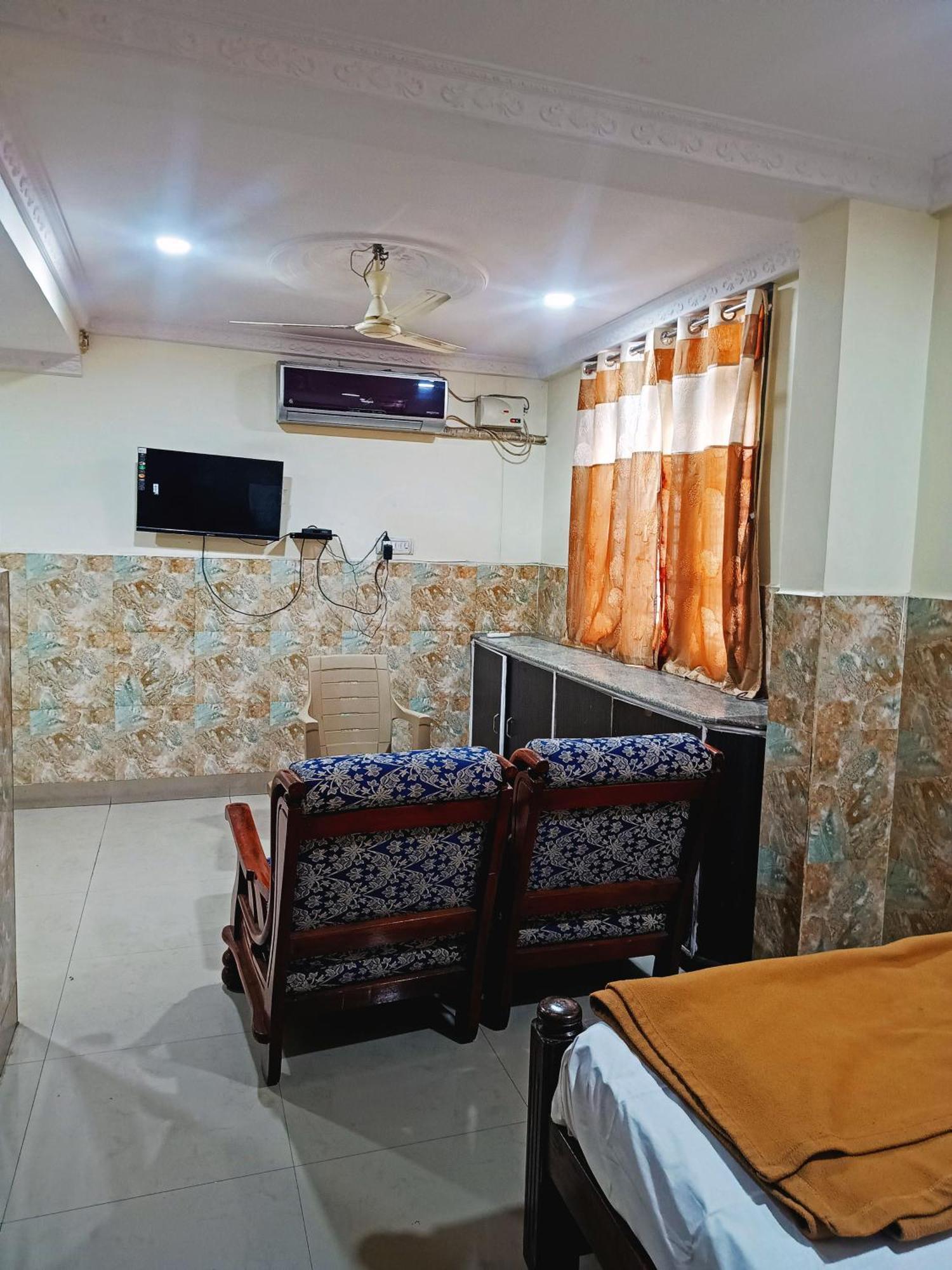 Hotel Thirumala Paradise 2*