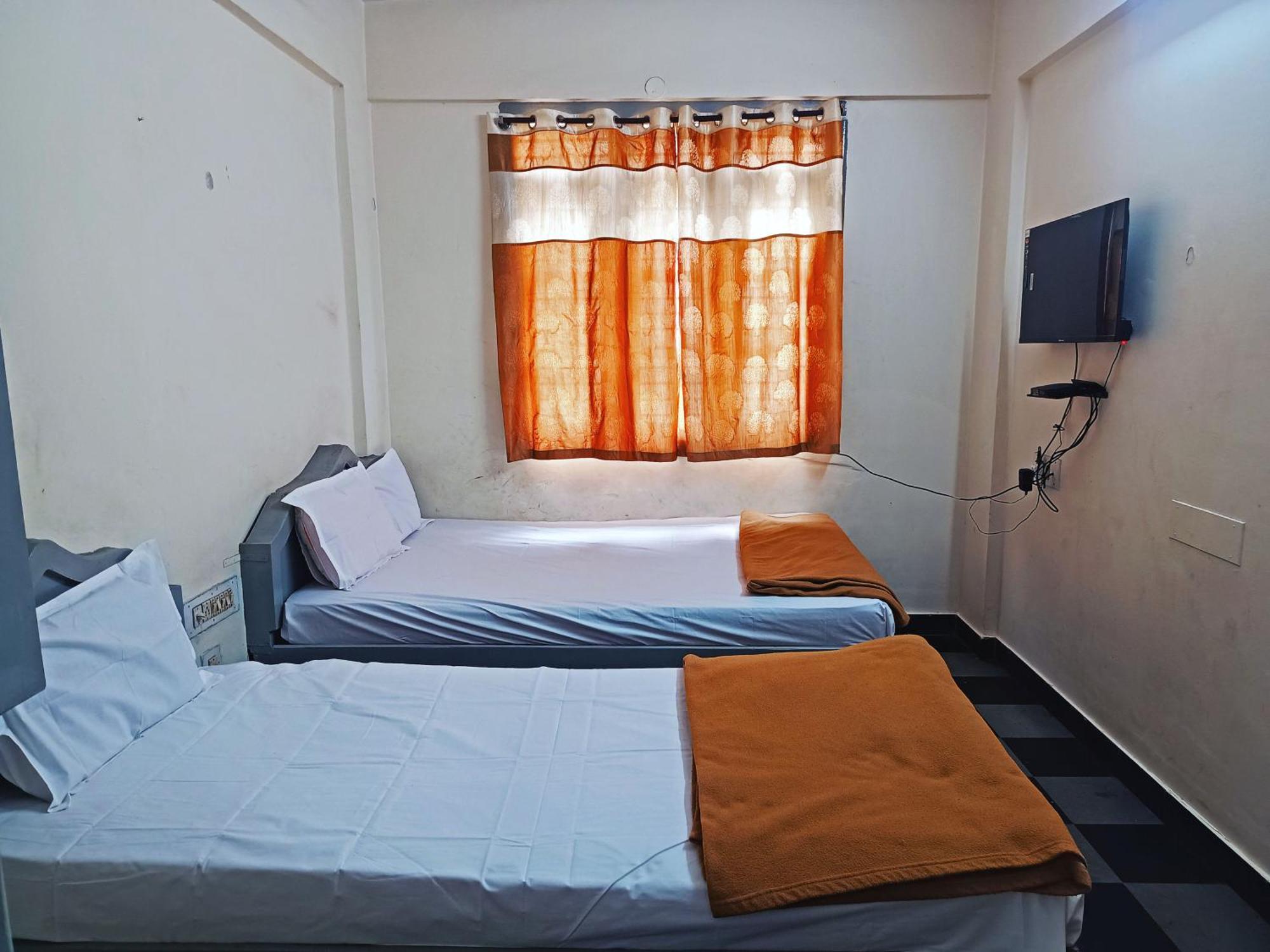 Hotel Thirumala Paradise 2*
