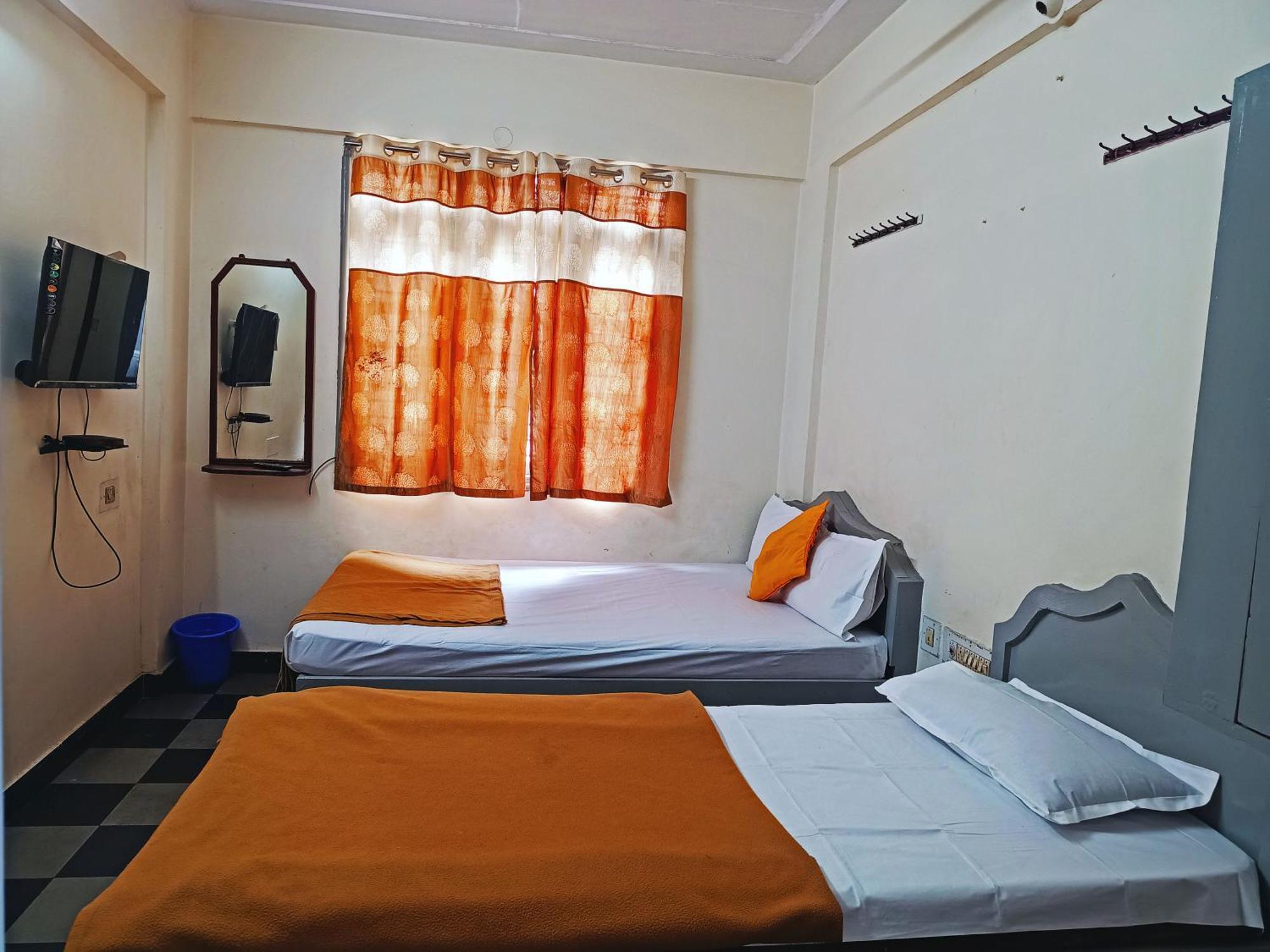 Hotel Thirumala Paradise 2*