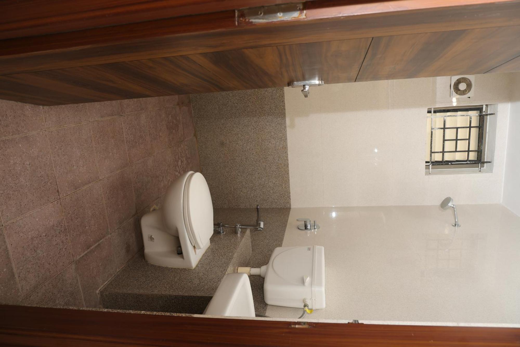Virat Hotel 3*